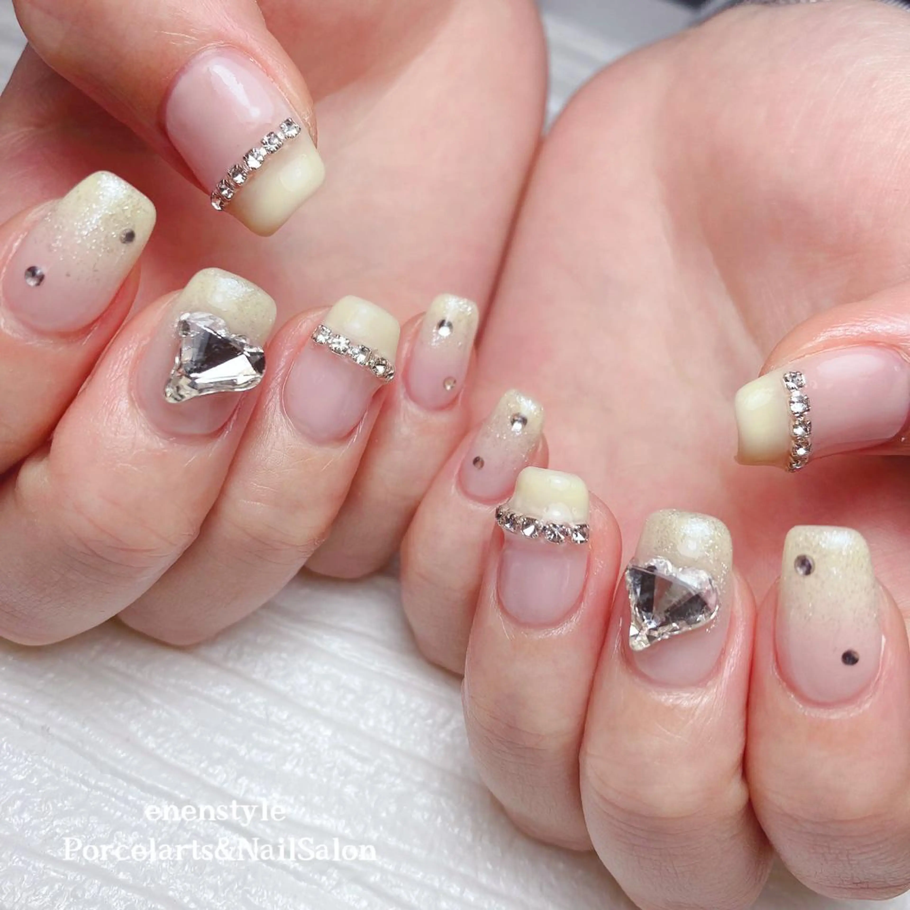 ミディアム ネイル 👑enen style👑のネイルデザイン