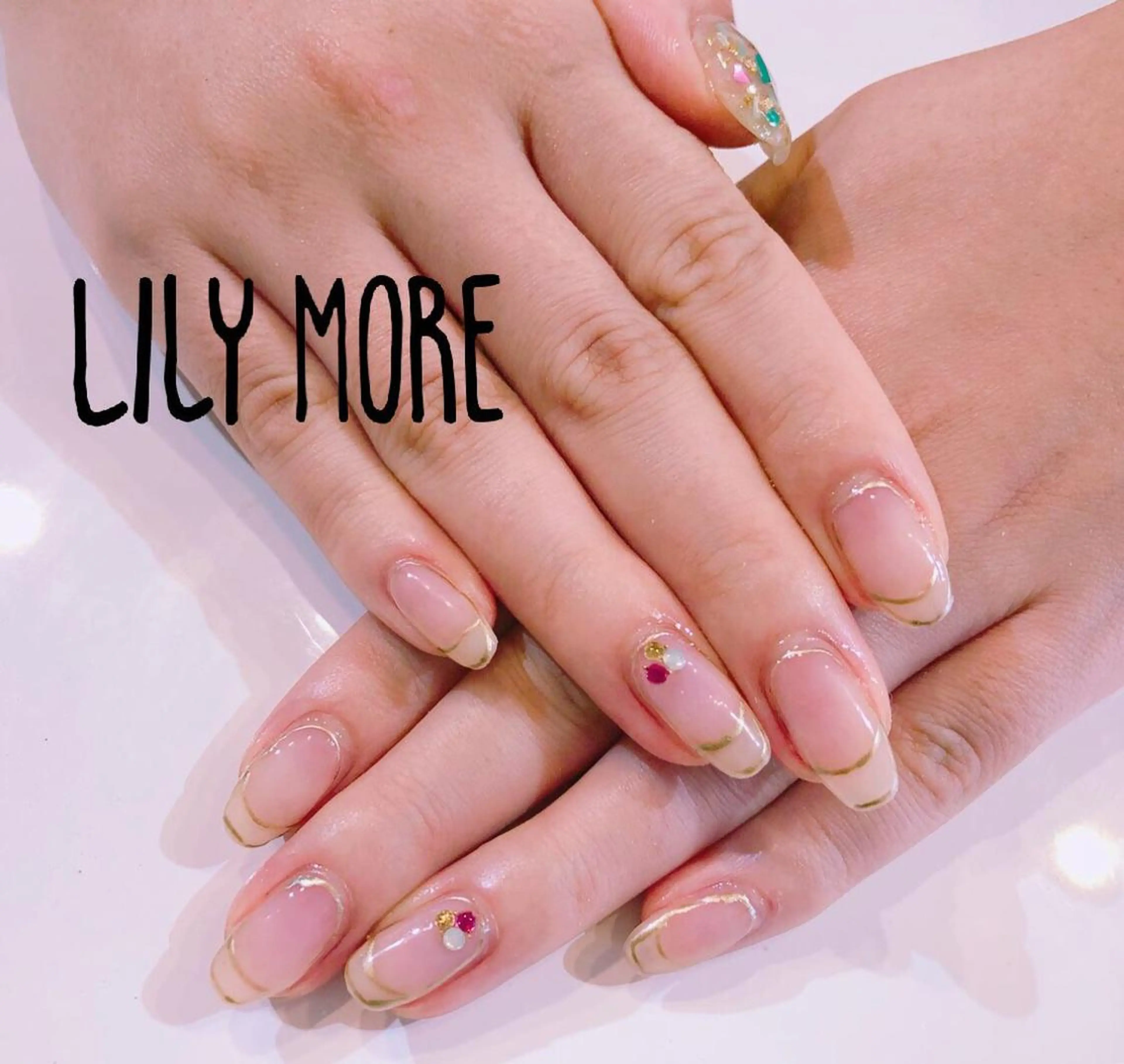 ネイル ゴールド Lily closetのネイルデザイン