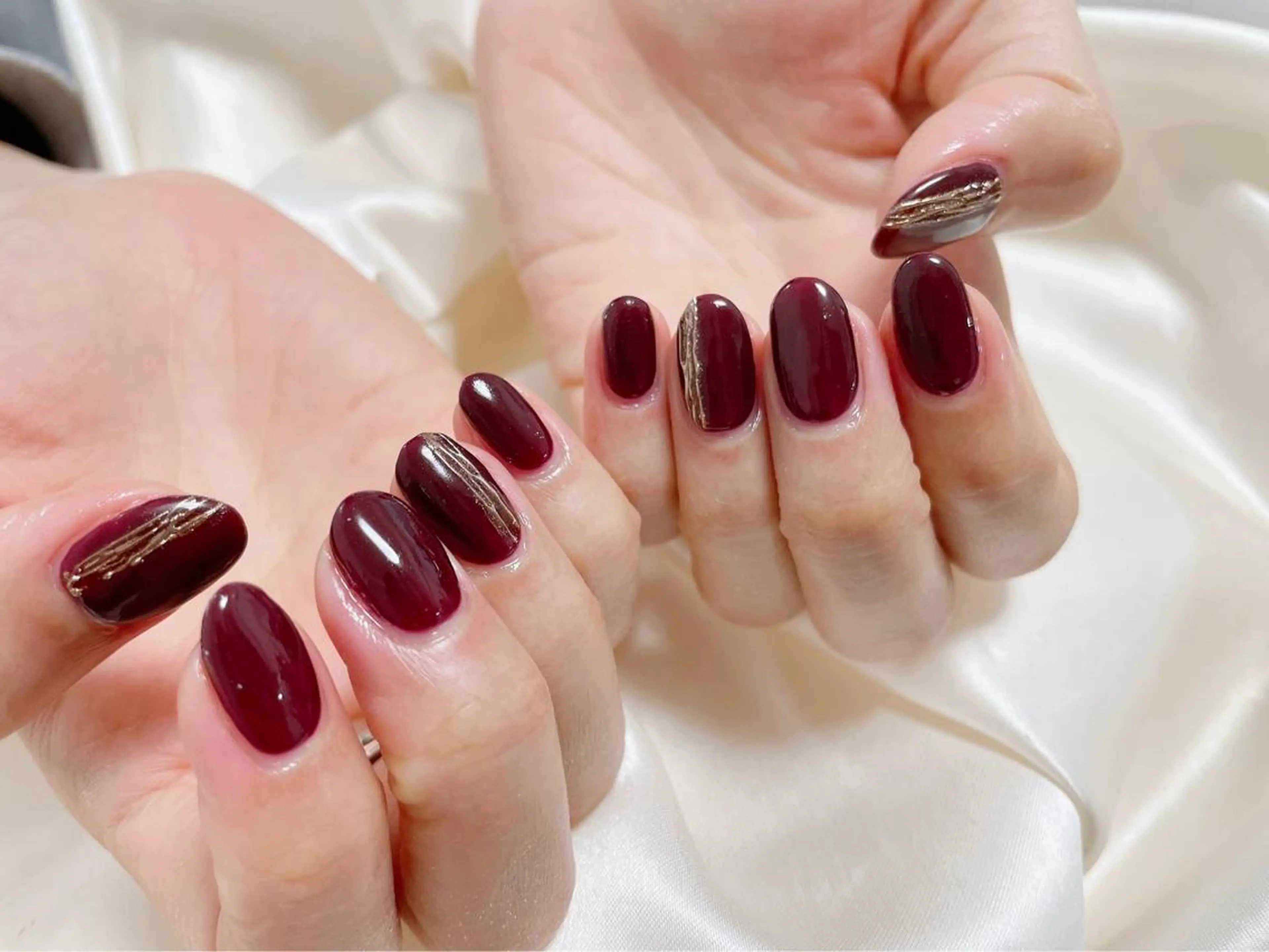 ネイル シンプルネイル mogunail &blowのネイルデザイン