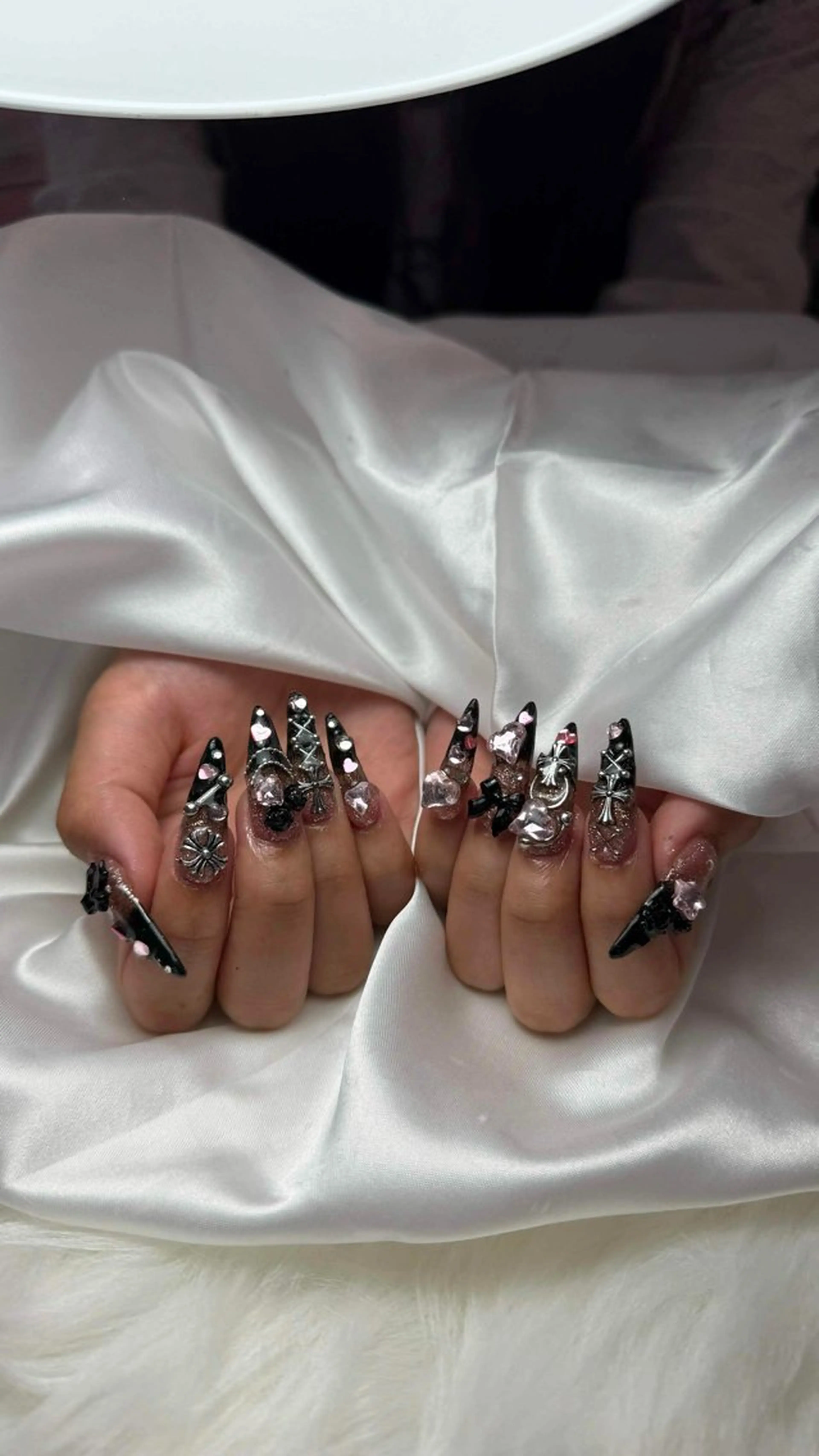 ネイル フラワーネイル 韓国ネイル 持ち込み 春ネイル ワンホンネイル Huyn Nail Shinjyukuのネイルデザイン