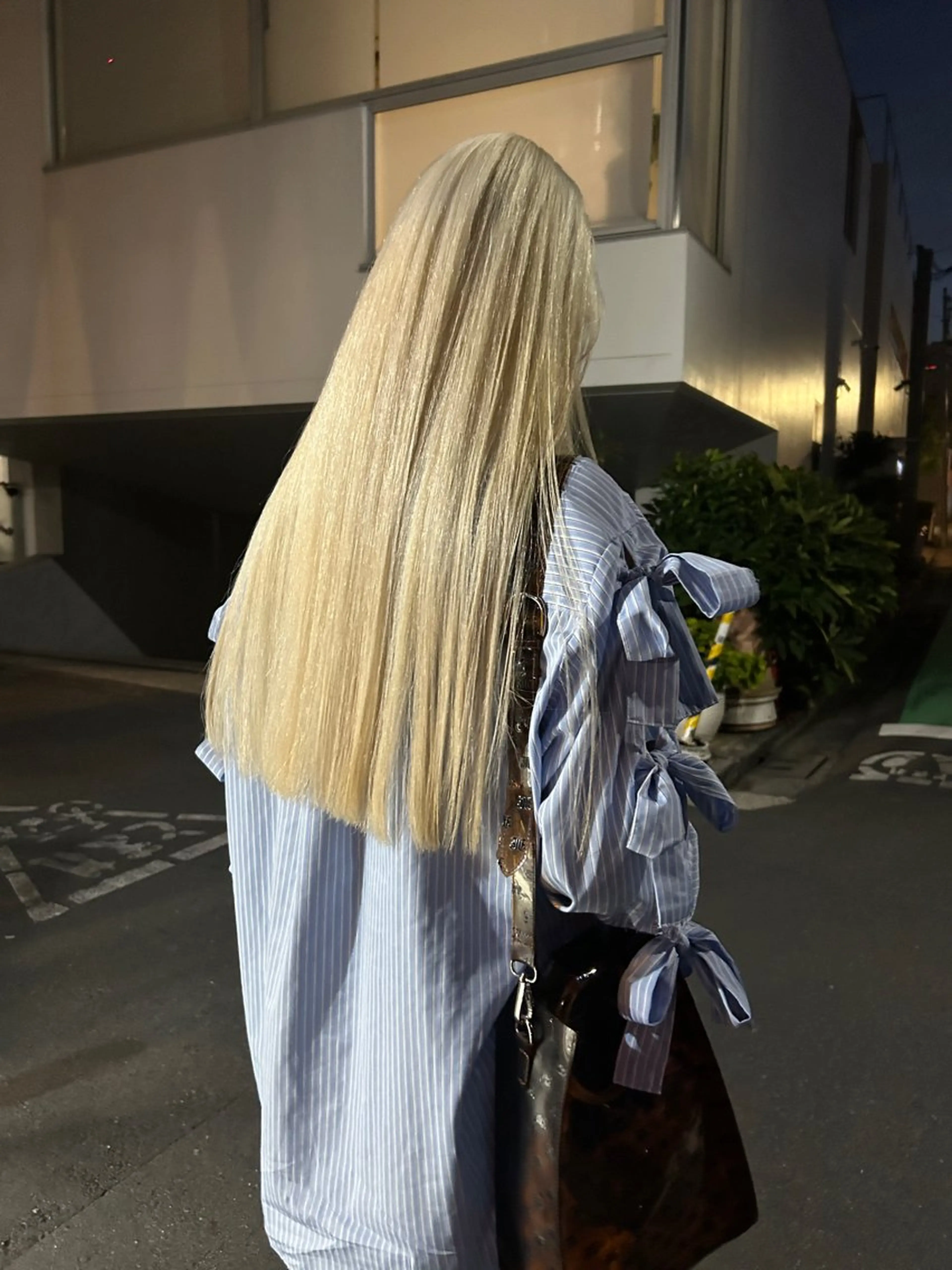 cut + bleach retouchの写真