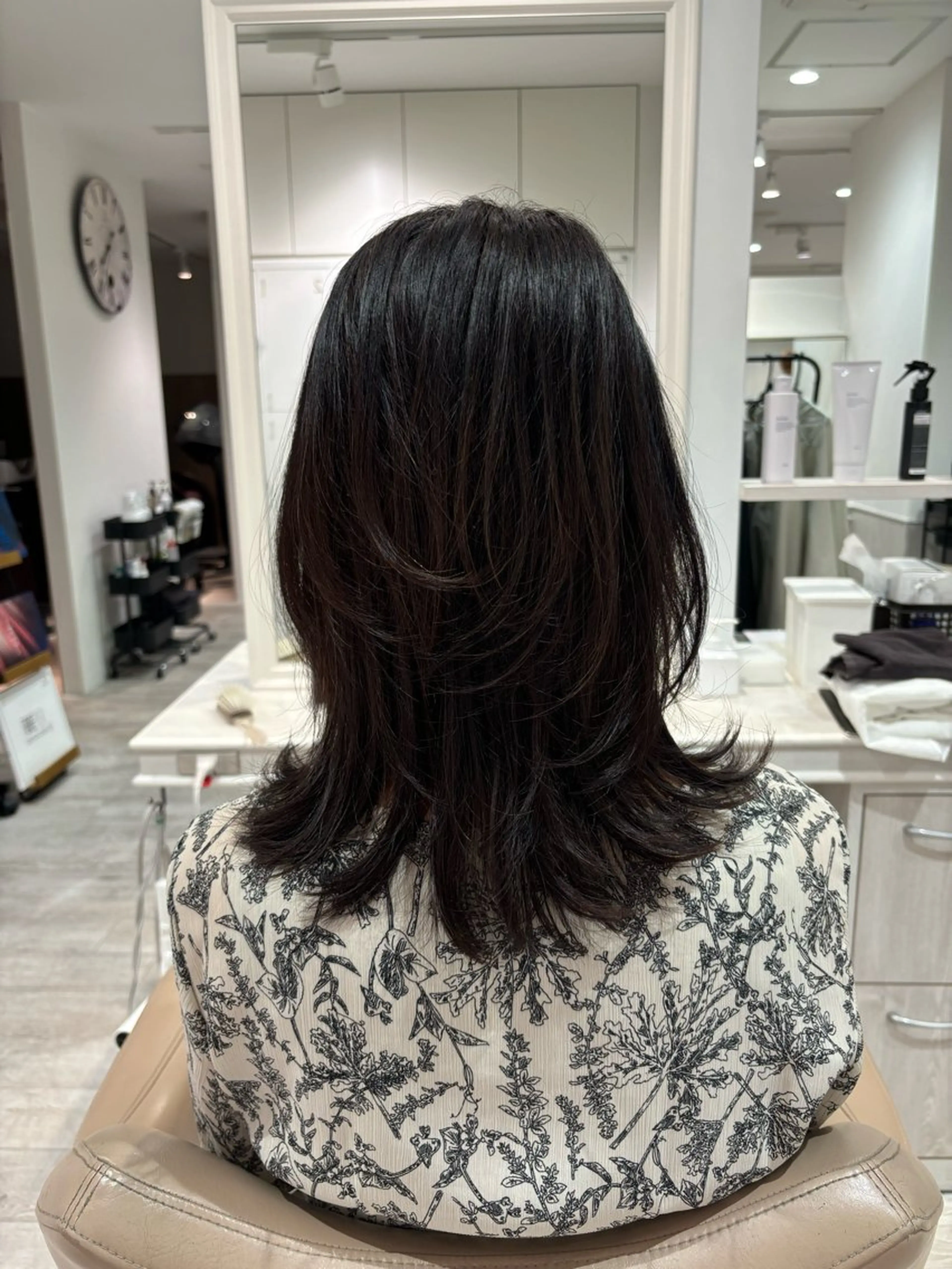 ミディアム レイヤーカット カット Ash本八幡 🩵ྀི菊地のヘアスタイル