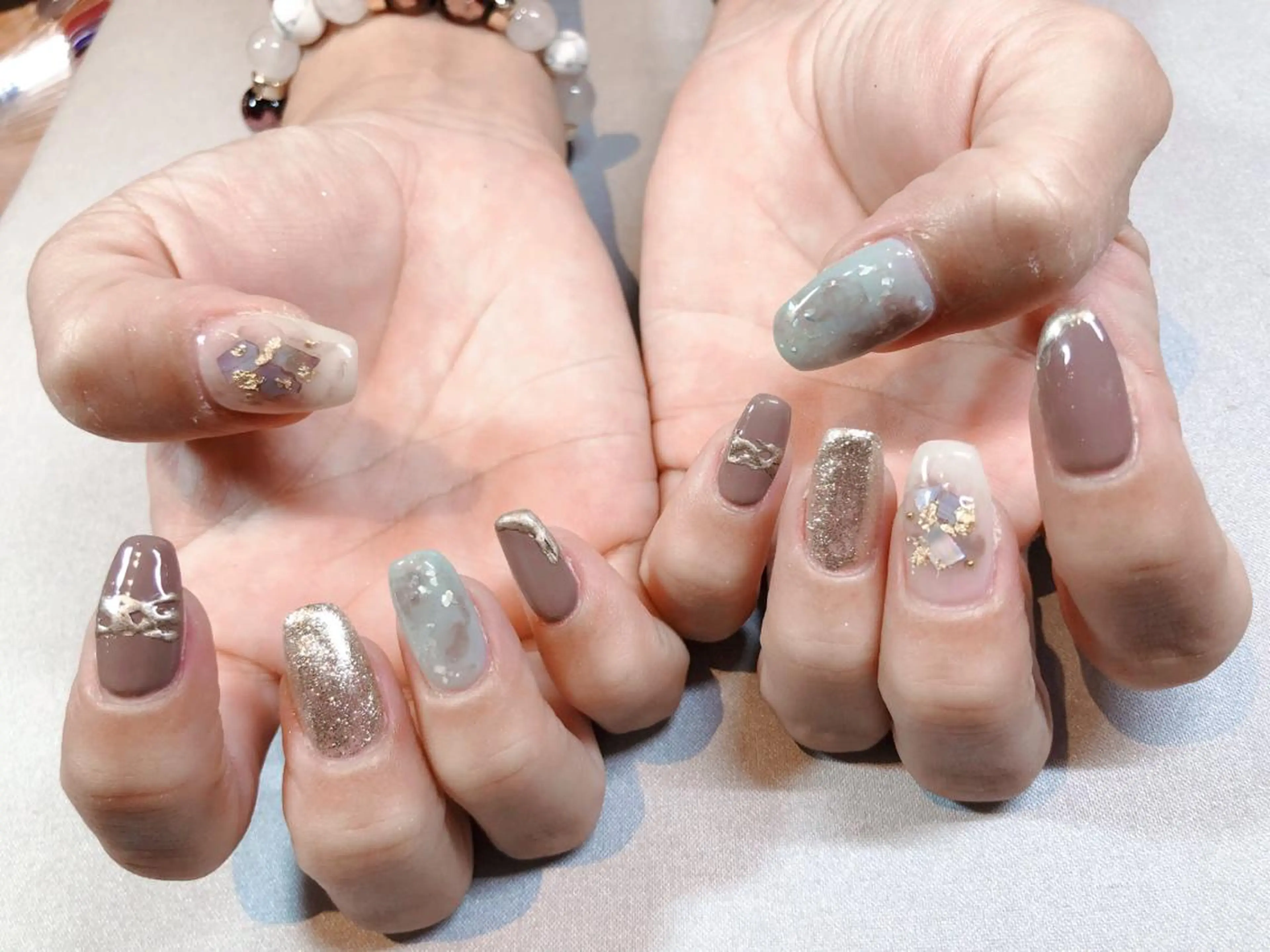 ネイル iiloo aromaworksのネイルデザイン