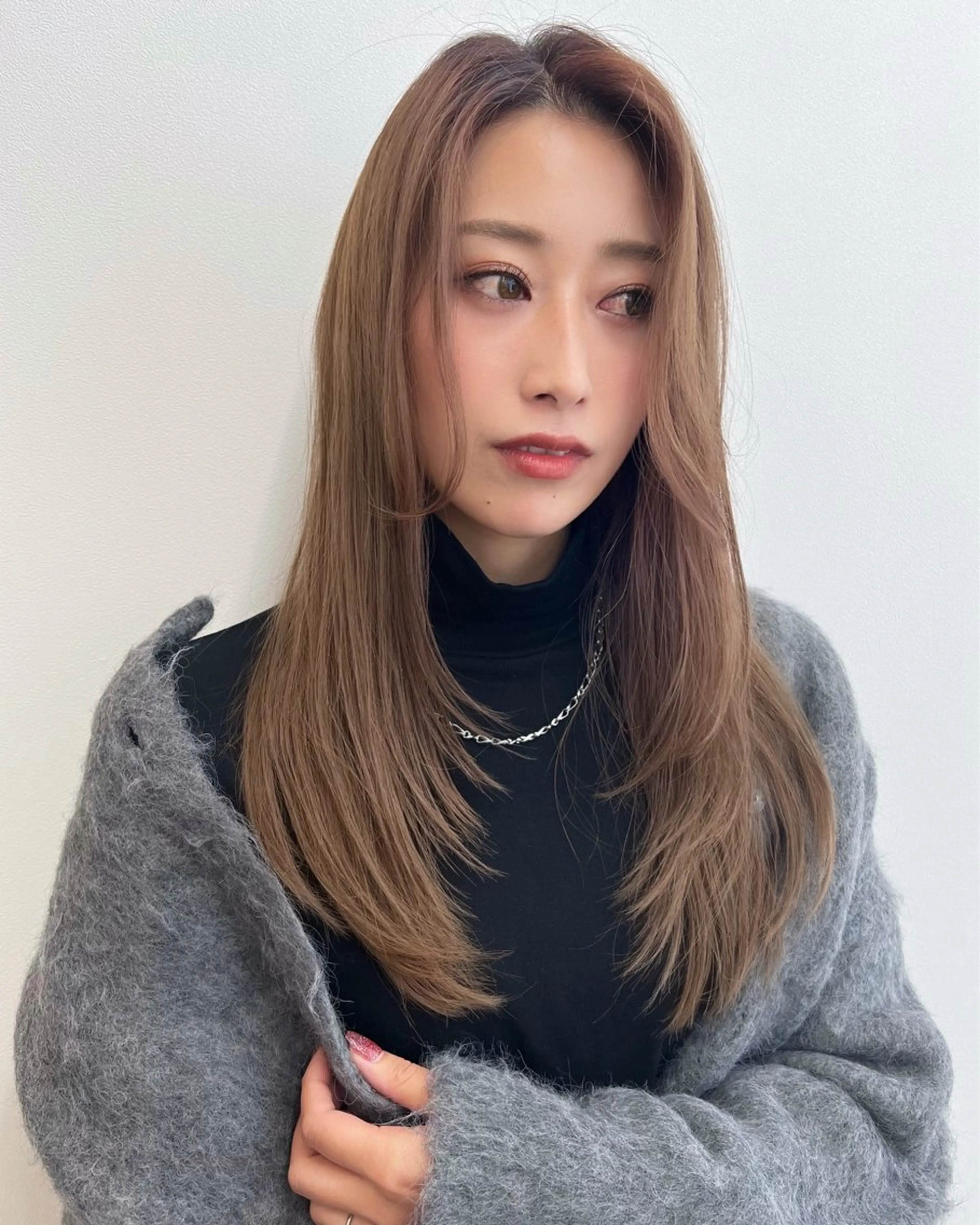 ロング カラー ベージュカラー ハイトーンカラー ラベンダーカラー レイヤーカット カット ヘアカラー 中原 なおこのヘアスタイル
