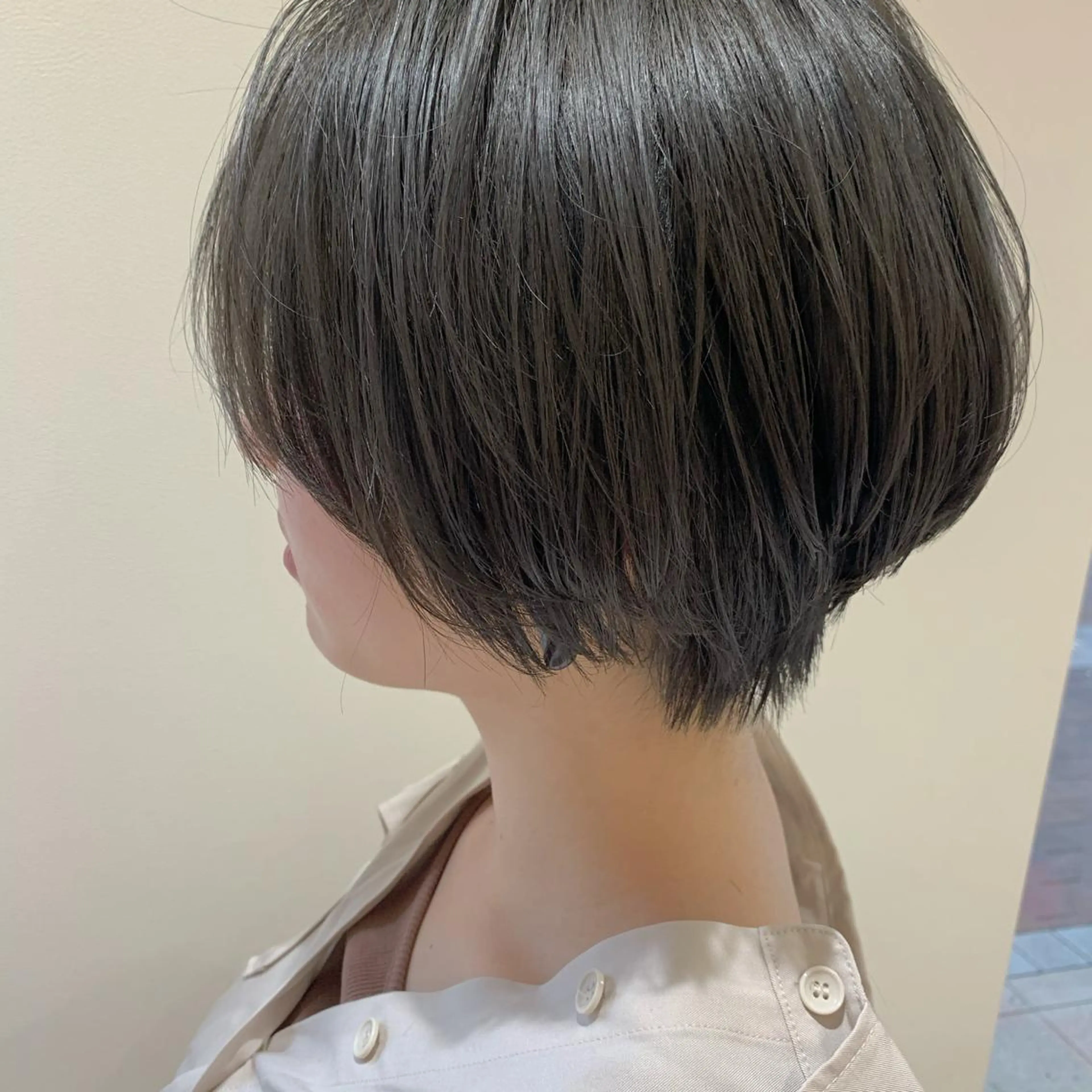 ショート 透明感カラー 金村真子のヘアスタイル