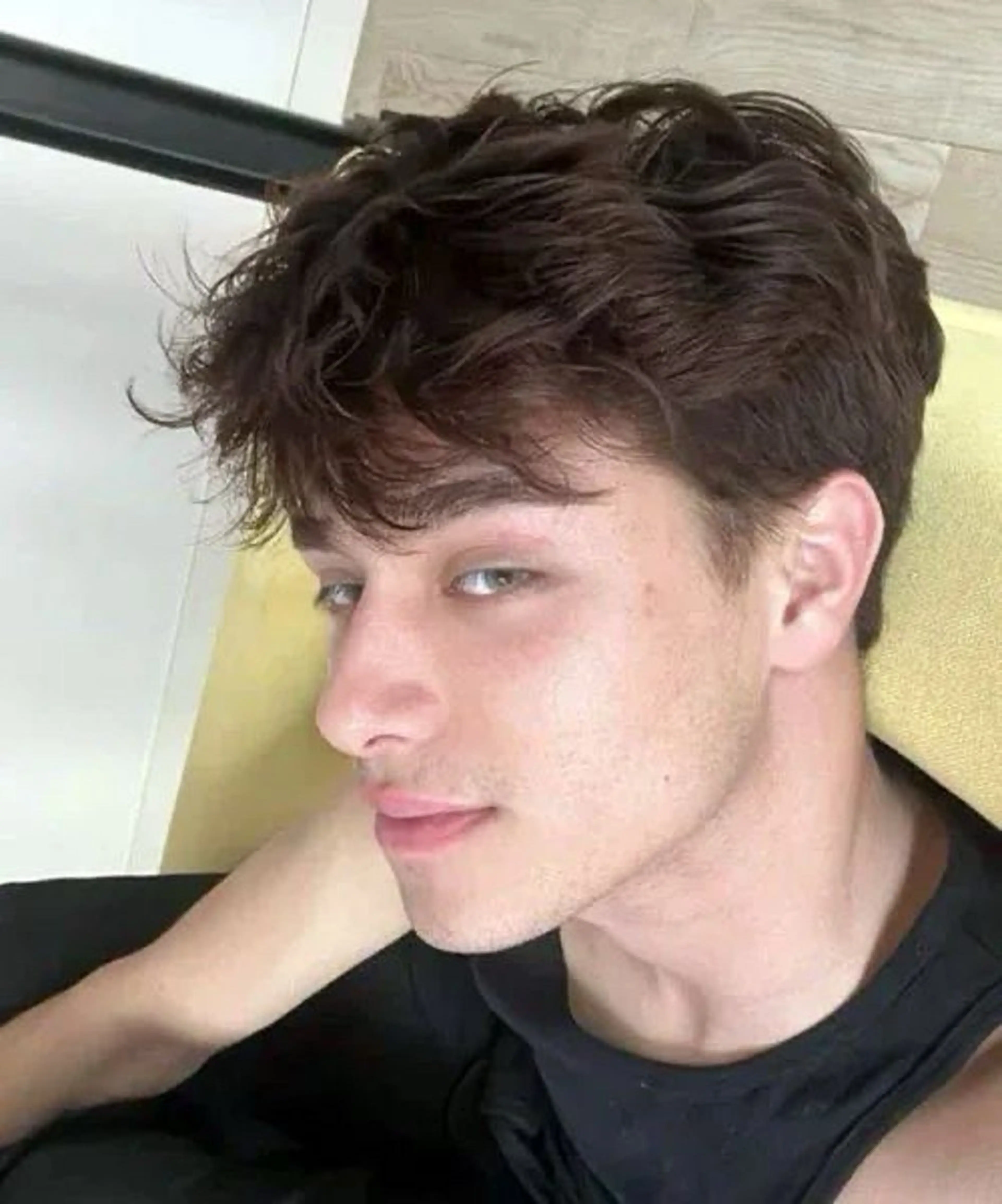 ショート パーマ メンズ 高橋 愛依のヘアスタイル