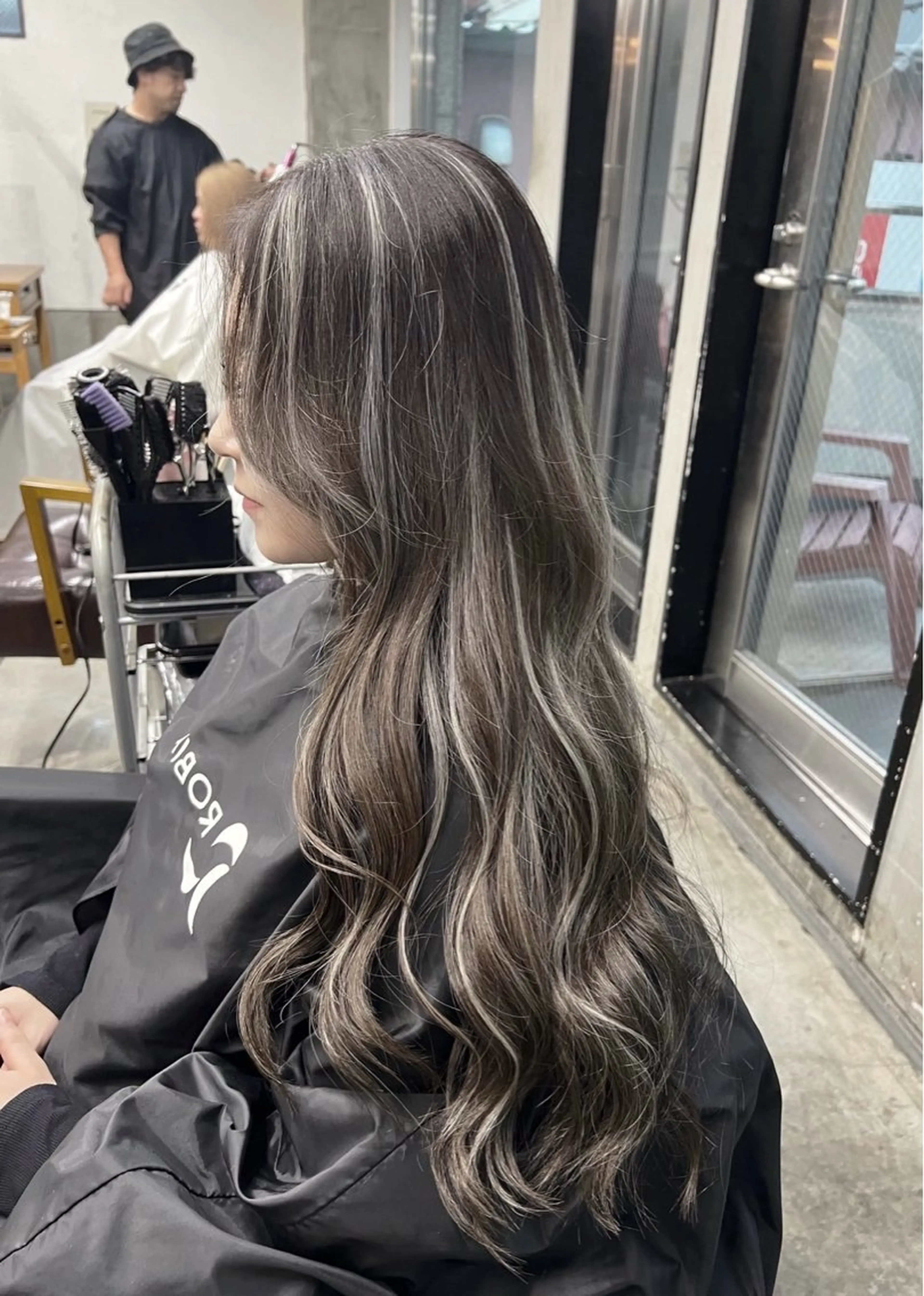 ロング カラー グレージュ ハイライトカラー ハイライト ヘアカラー トリートメント ROBIN所属・指名数No.1 /NAOYAのヘアスタイル