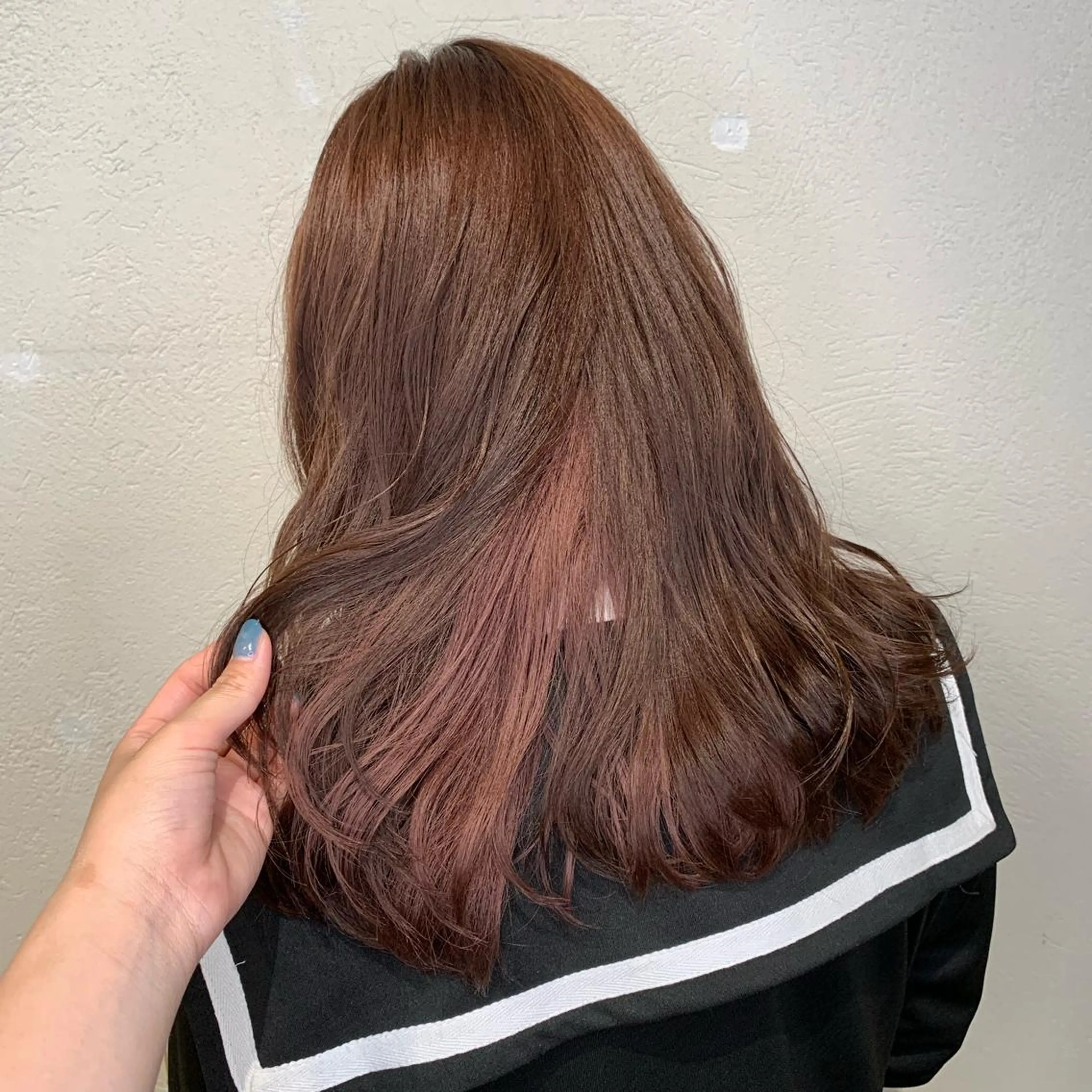 セミロング 透明感カラー 金村真子のヘアスタイル