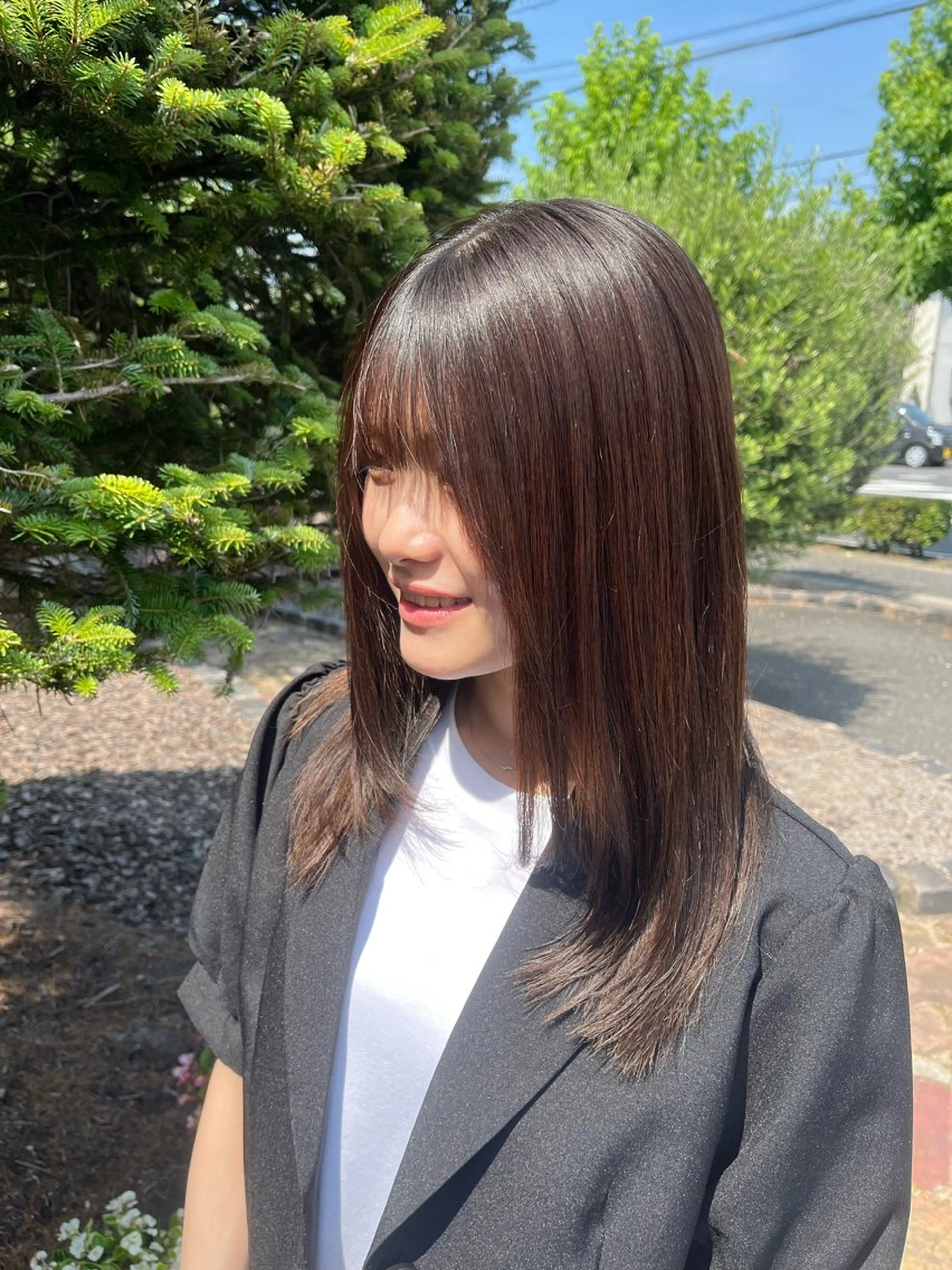 ミディアム 顔周りカット レイヤーカット カット 西田 早輝子🍊のヘアスタイル