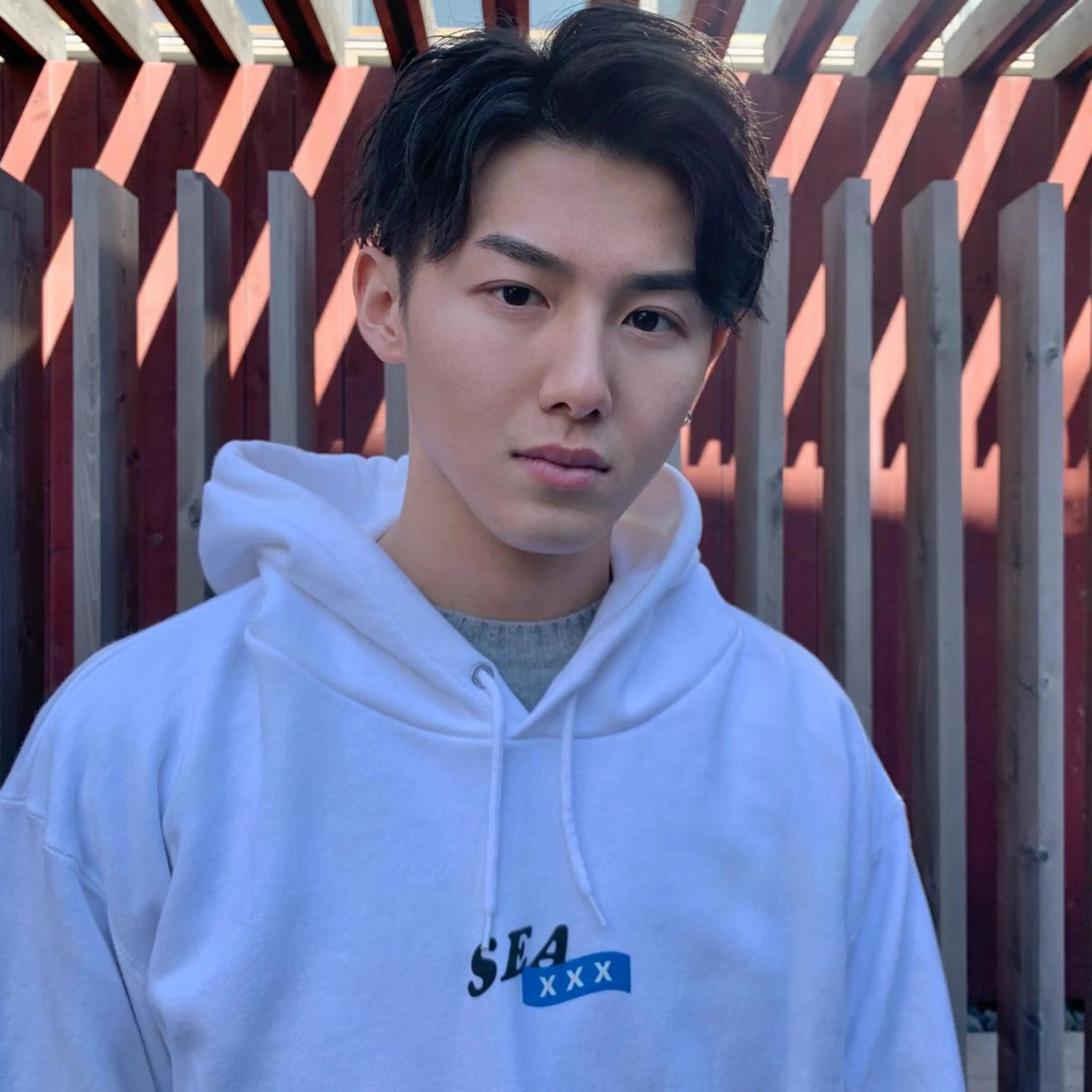 メンズ メンズハイトーン カルマパーマ メンズ韓国風 マッシュウルフ マッシュ カット マンツーマン×半個室 まちだきょうすけのヘアスタイル