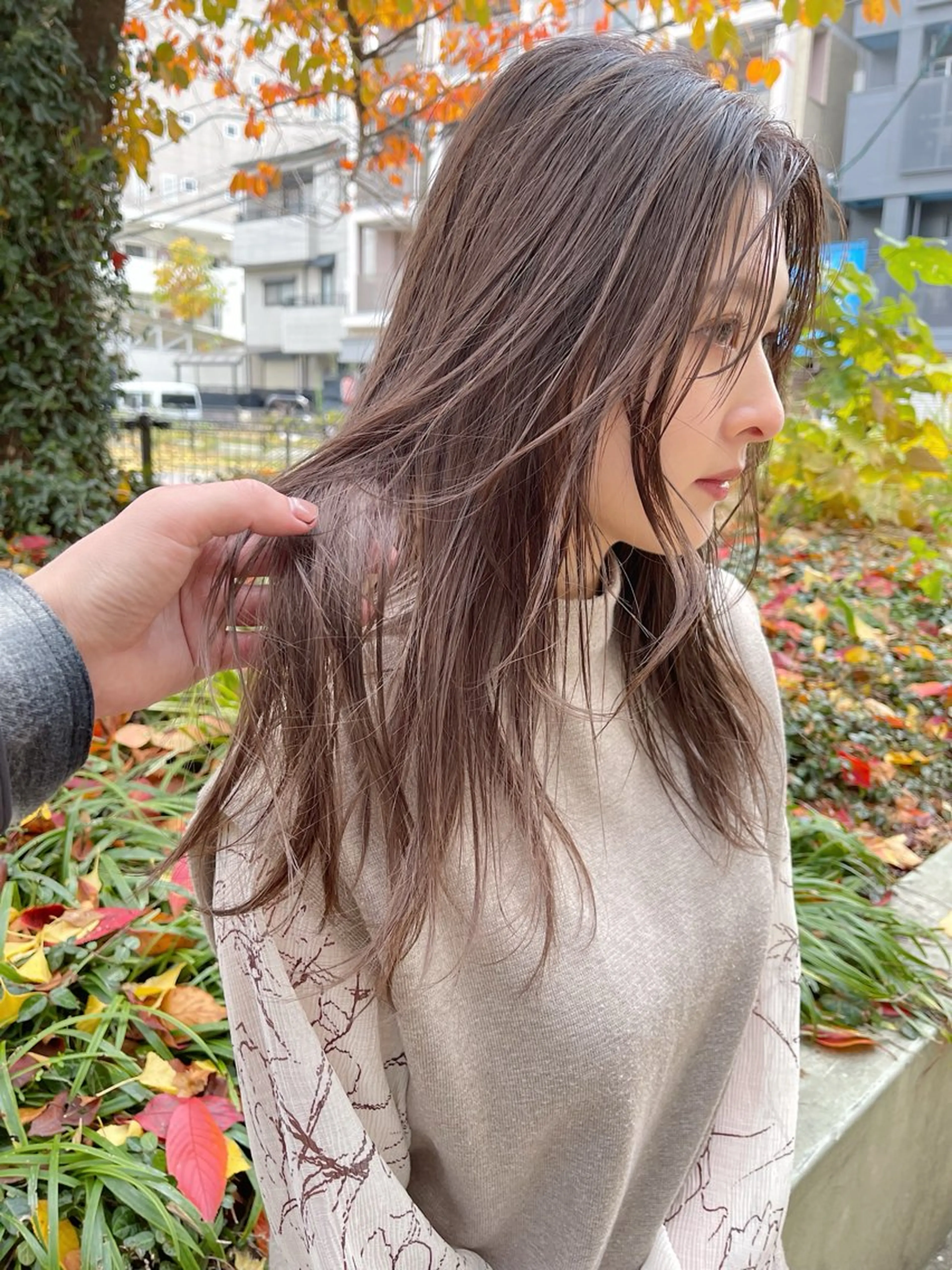 セミロング カラー グレージュ レイヤーカット ヘアカラー トリートメント AiM 大名　似合わせカットのヘアスタイル