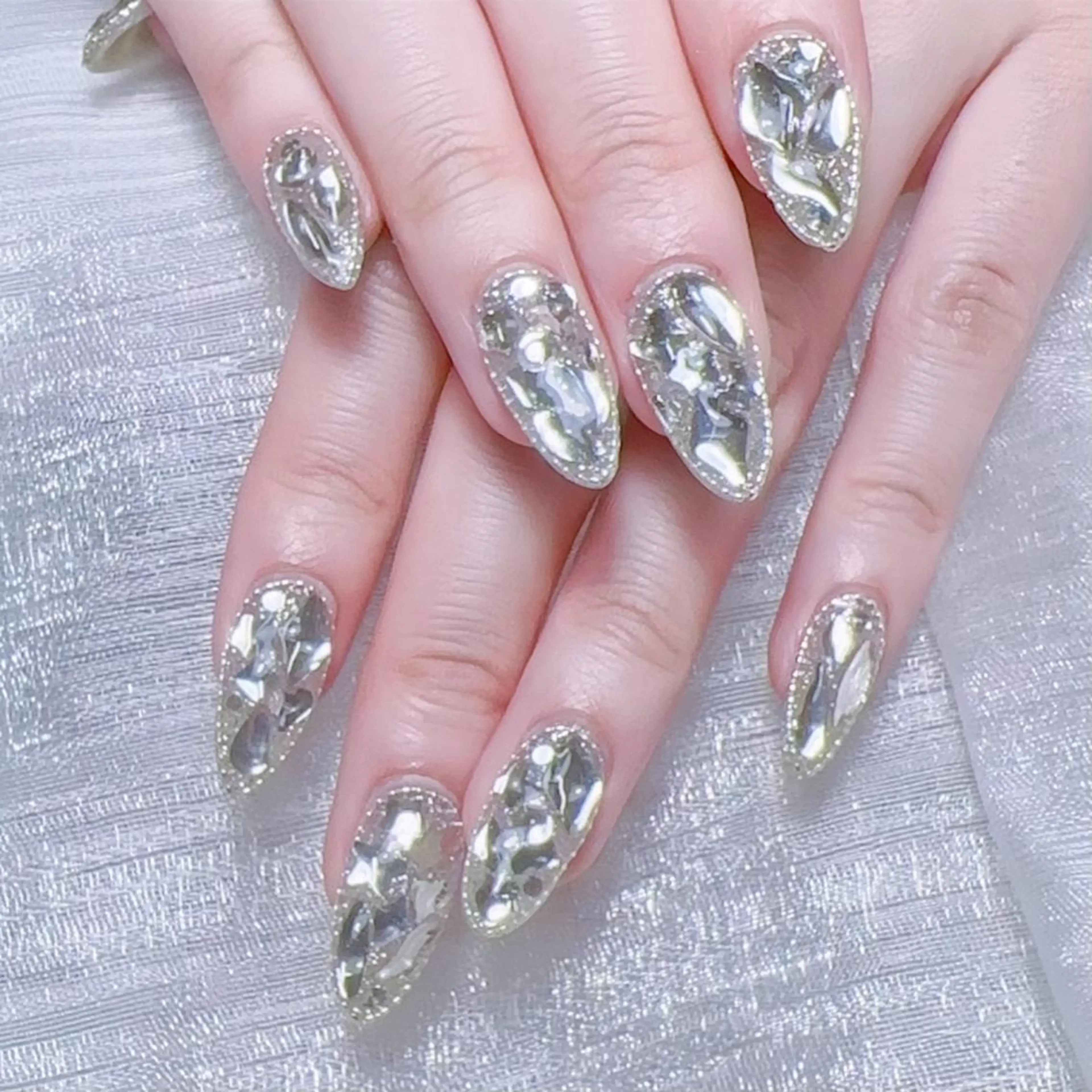 ネイル queensnail 🧸mikaのネイルデザイン