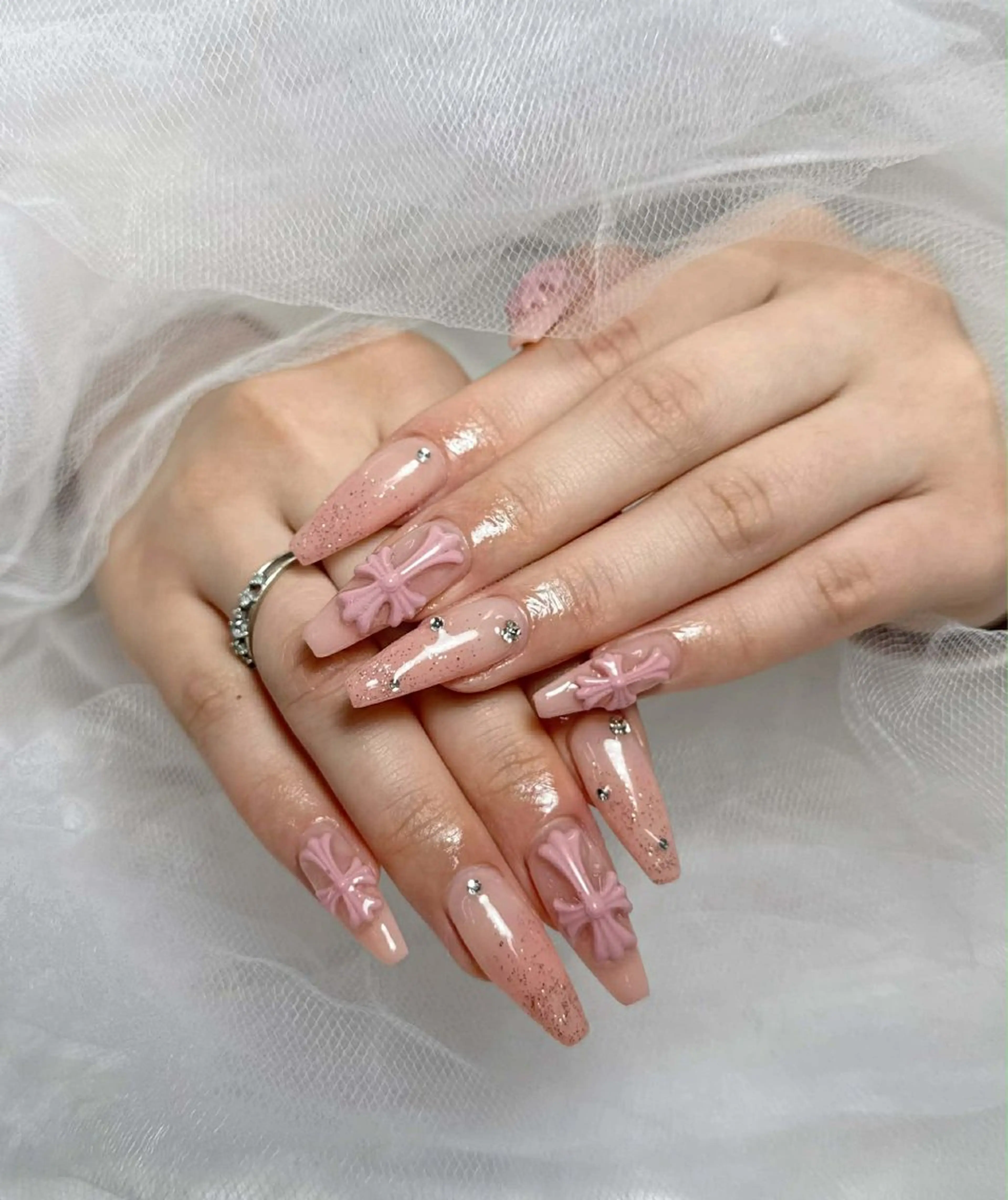 ネイル フラワーネイル 韓国ネイル 持ち込み 春ネイル ワンホンネイル ハンドネイル Huyn Nail Studio所属・Huyn Nail Studioのネイルデザイン