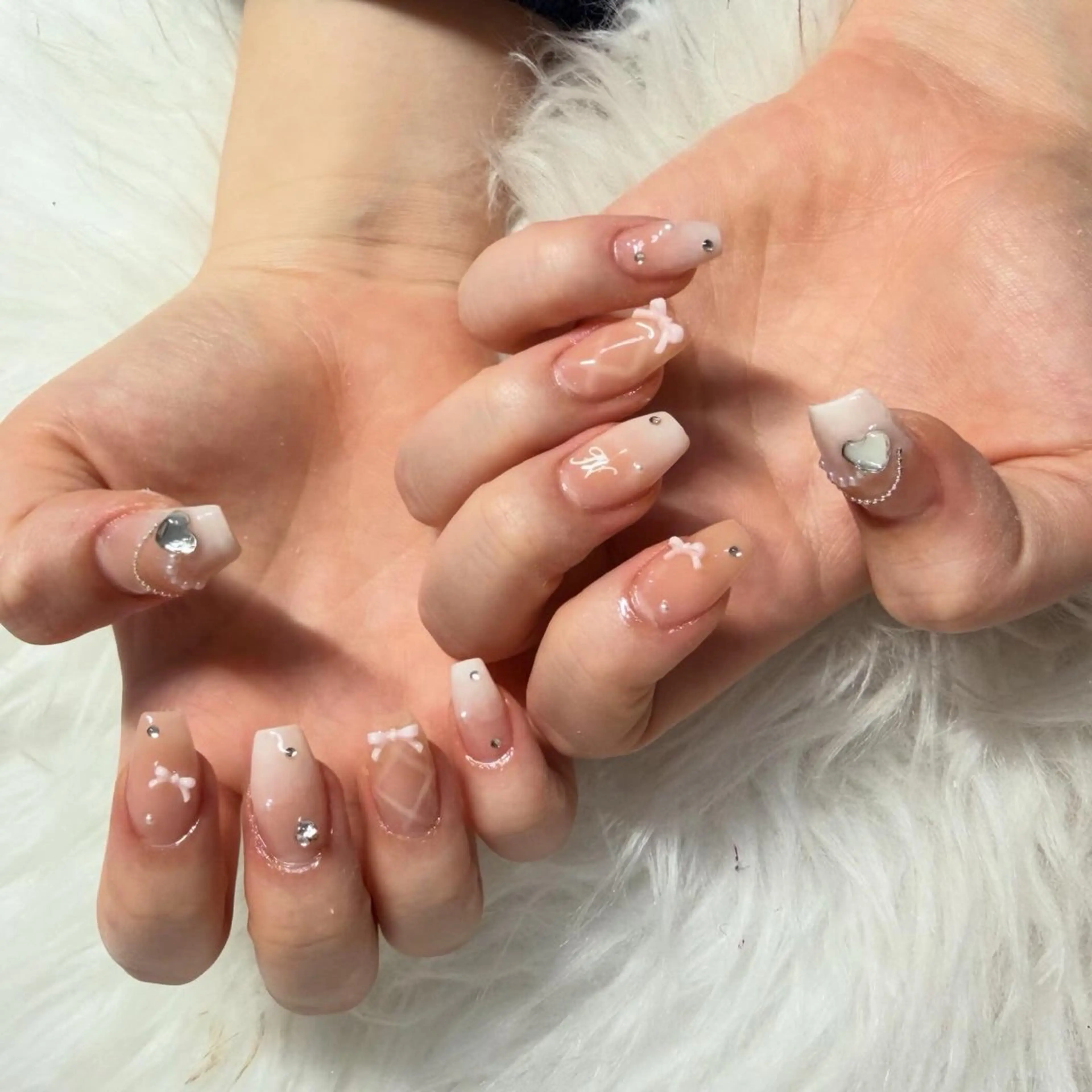 セミロング ハンドネイル mao .のネイルデザイン