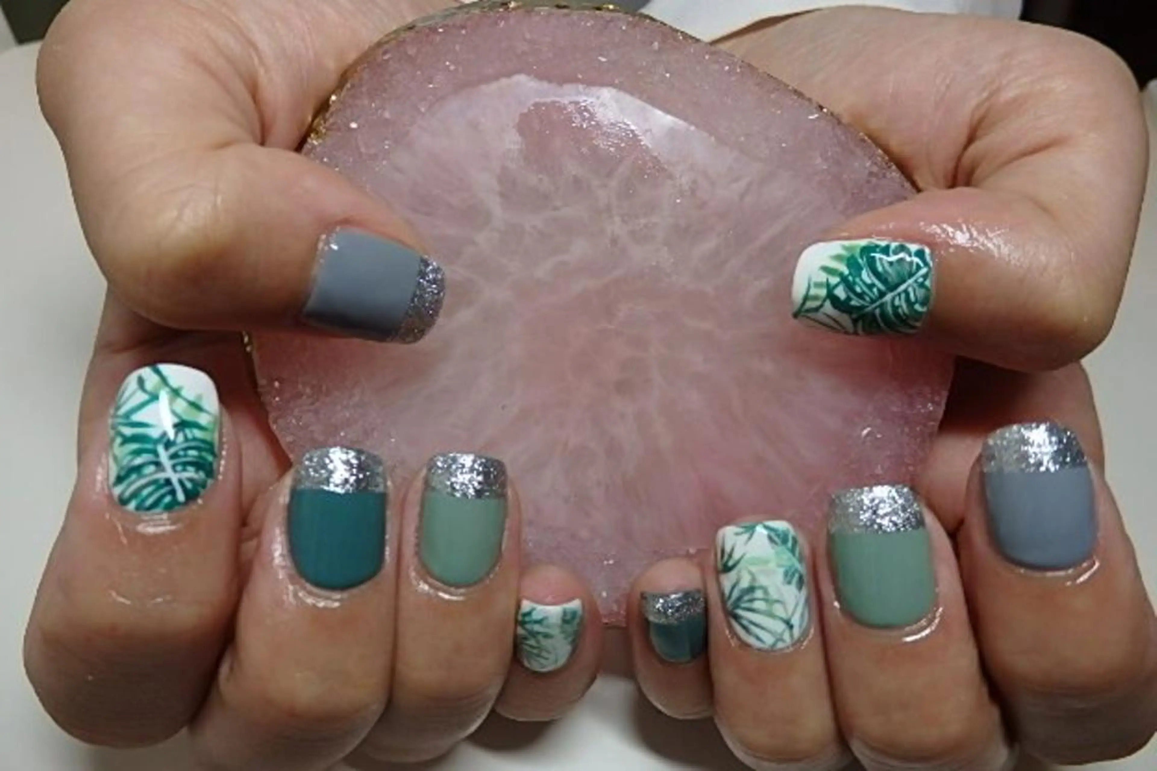 ネイル LAVISH nail salonのネイルデザイン