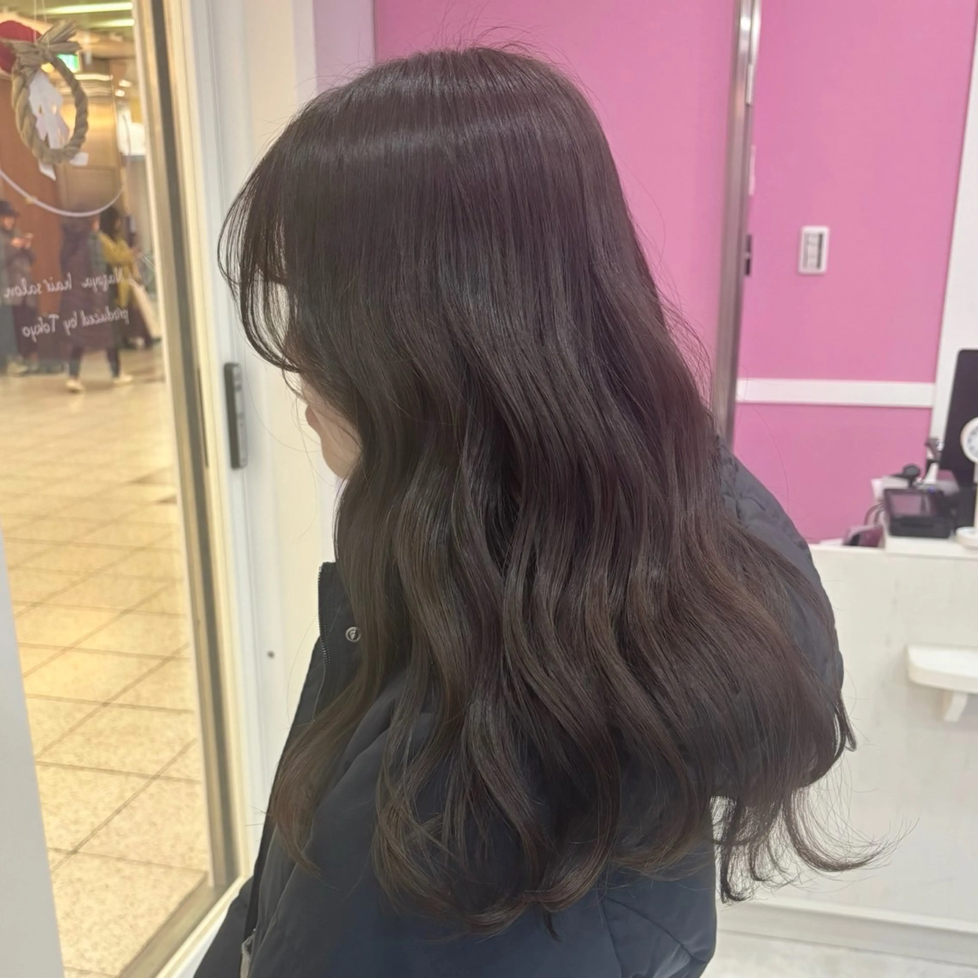 ロング カラー 伊藤 綾のヘアスタイル