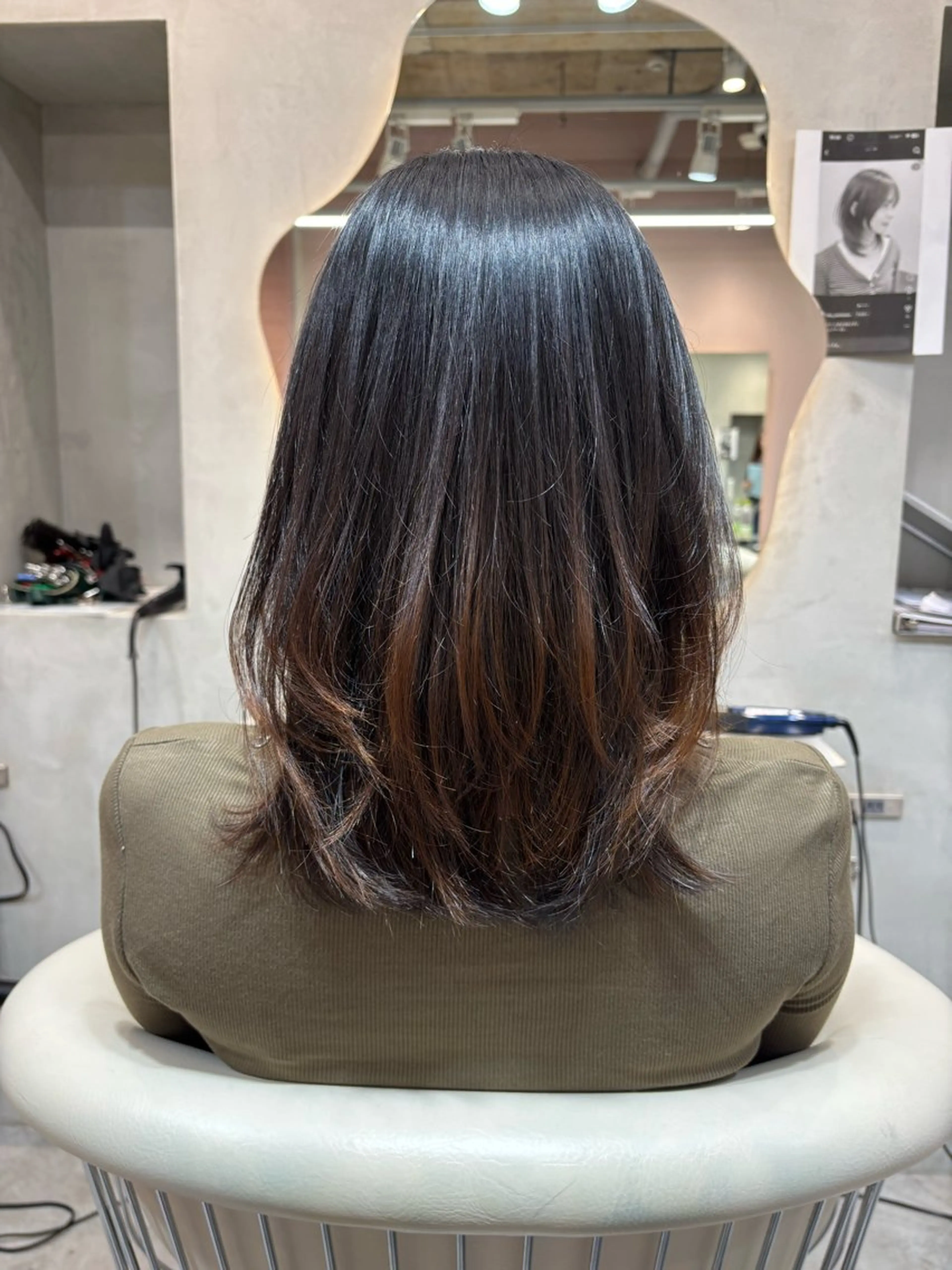 セミロング ハッシュカット 大宮/トレンドヘア 🌙Kaoriのヘアスタイル