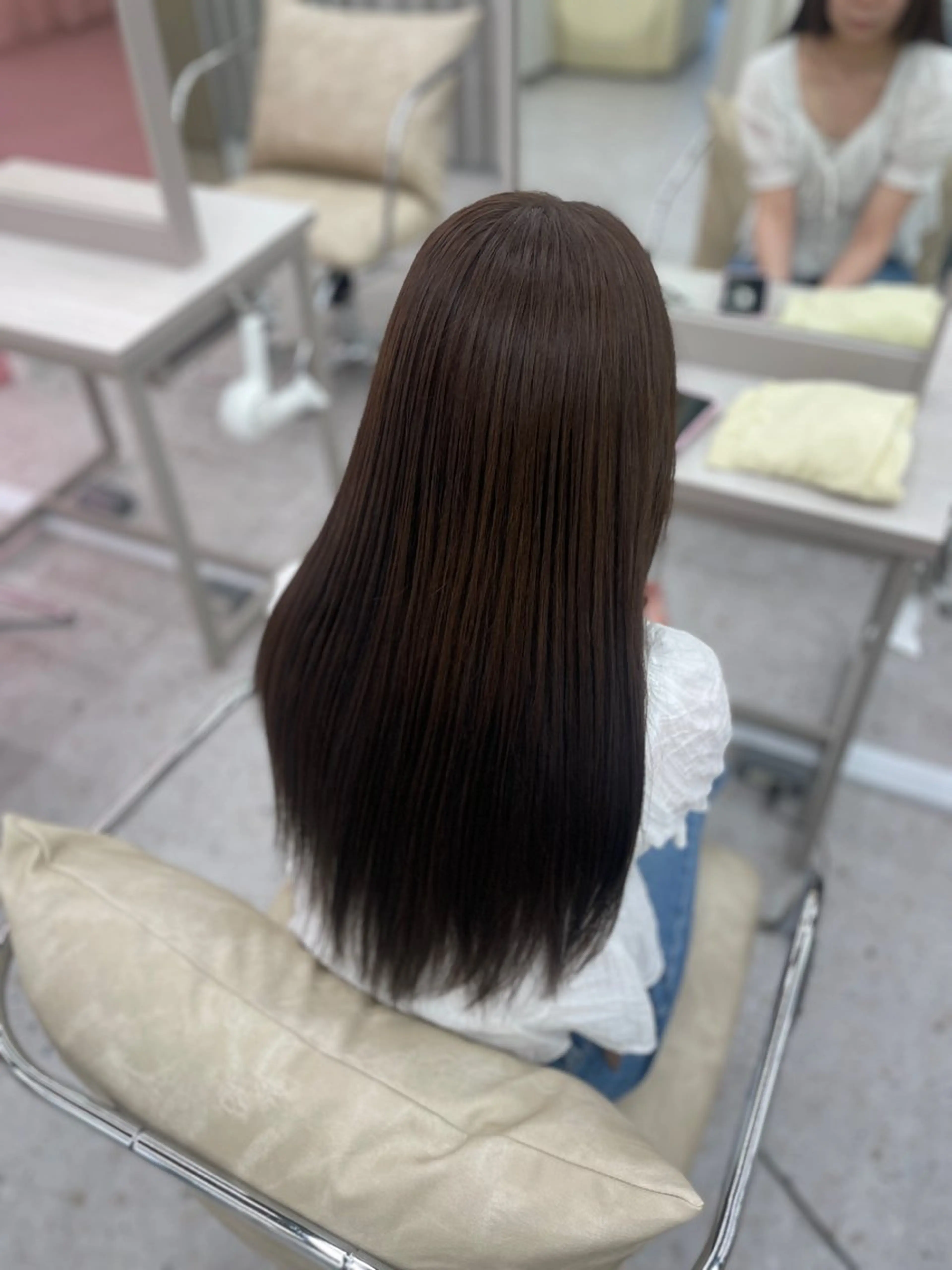 ロング カラー ベージュカラー オリーブベージュ ヘアカラー COCO_ Minonのヘアスタイル