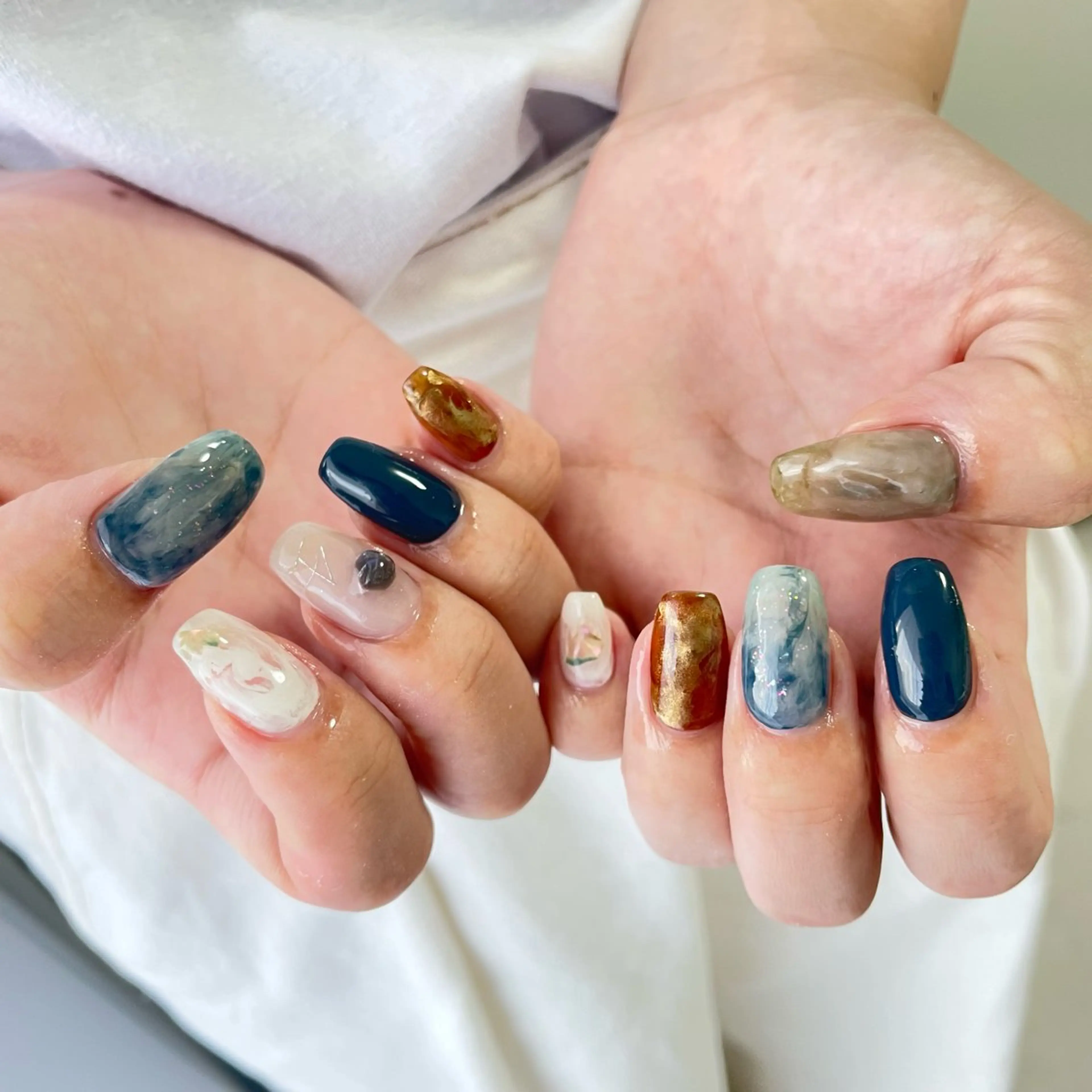 ネイル ニュアンスネイル ハンドネイル MiLK. wakaのマツエク・マツパデザイン