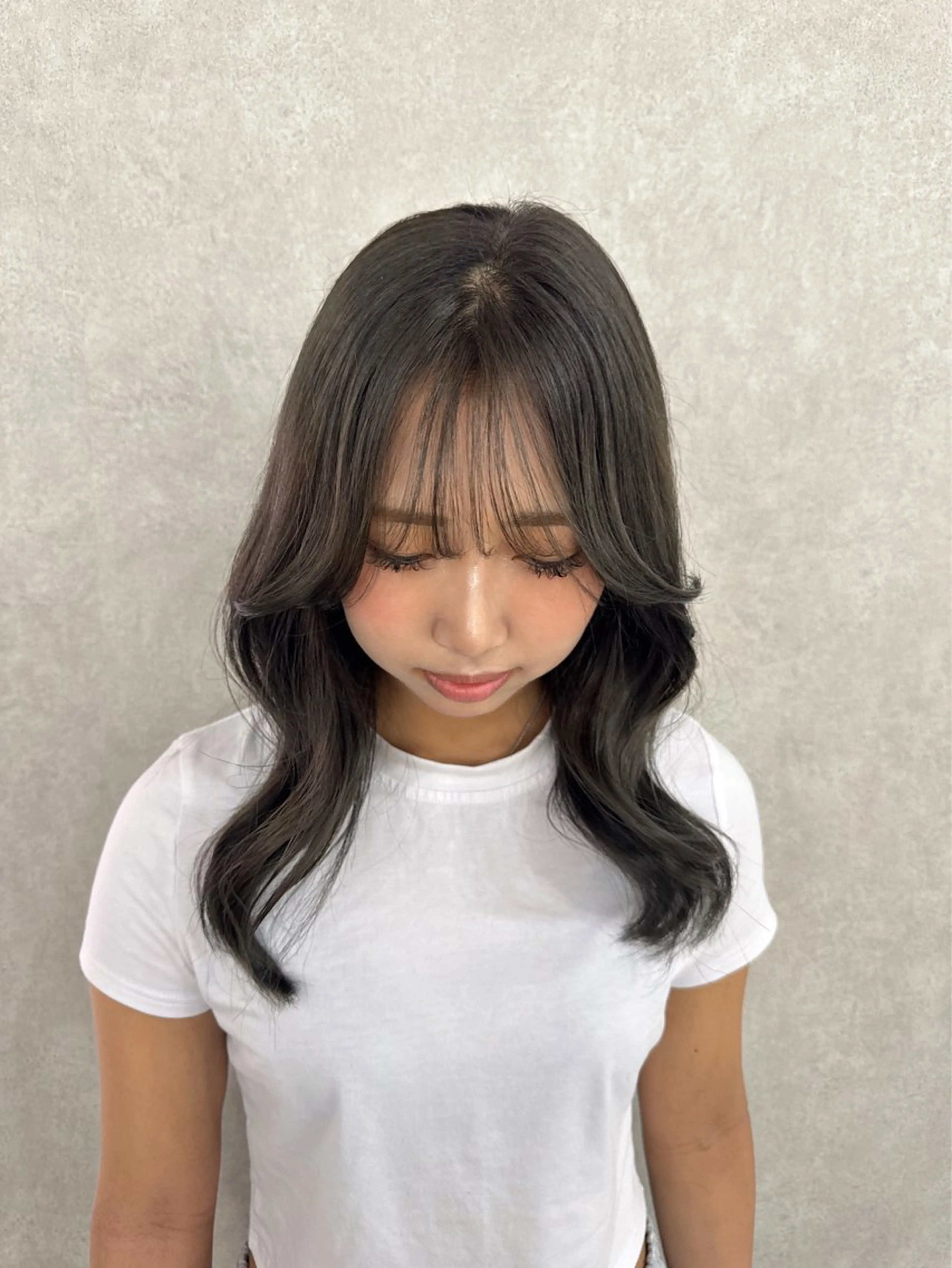 ロング カラー アッシュ アッシュブラウン ベージュカラー 黒髪 ブリーチ 赤み無し柔らかカラー 【梅田】madokaのヘアスタイル