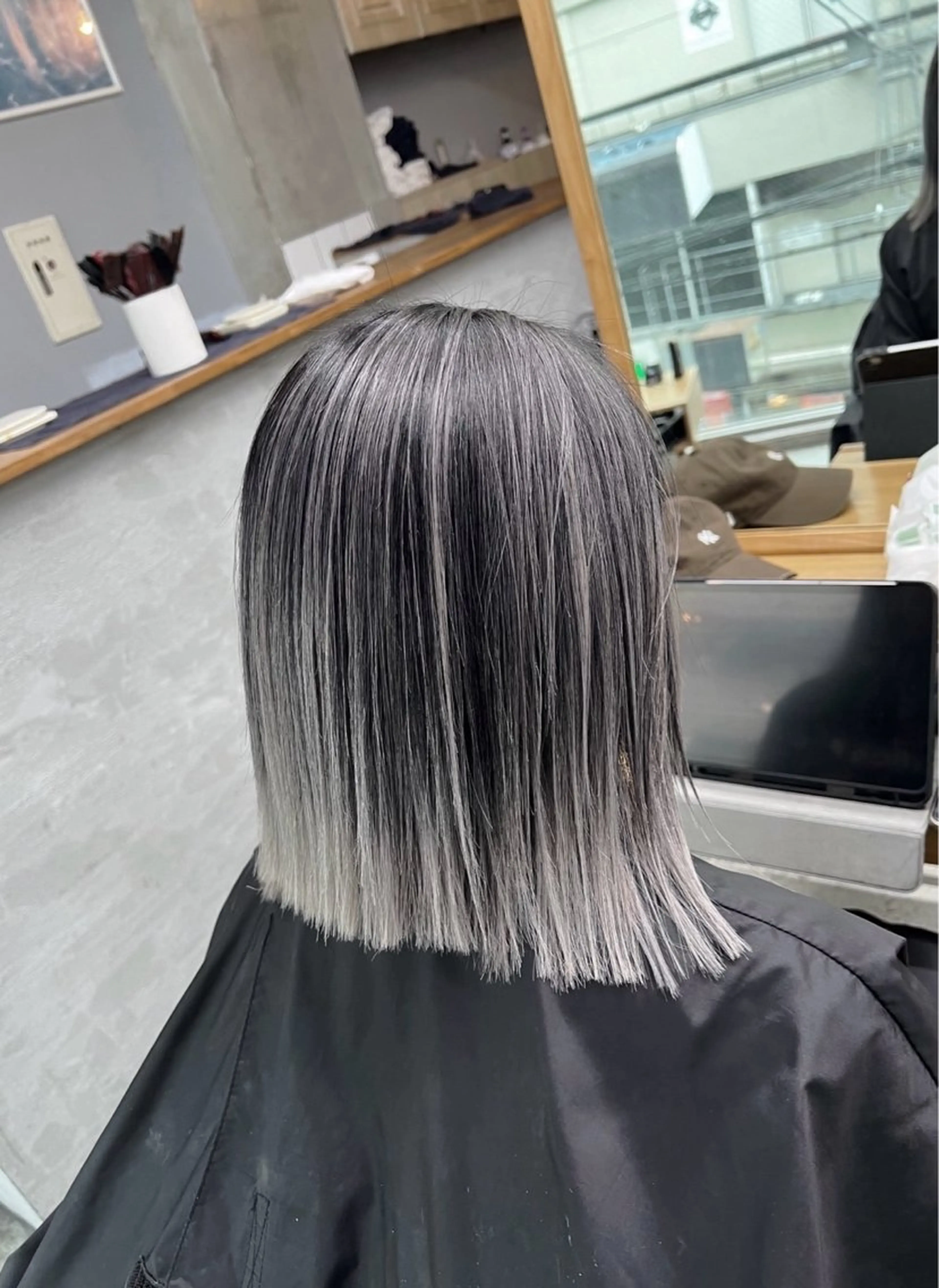 ショート カラー バレイヤージュ シルバー ホワイトシルバー レイヤーカット カット ヘアカラー トリートメント 指名数No.1 /NAOYAのヘアスタイル