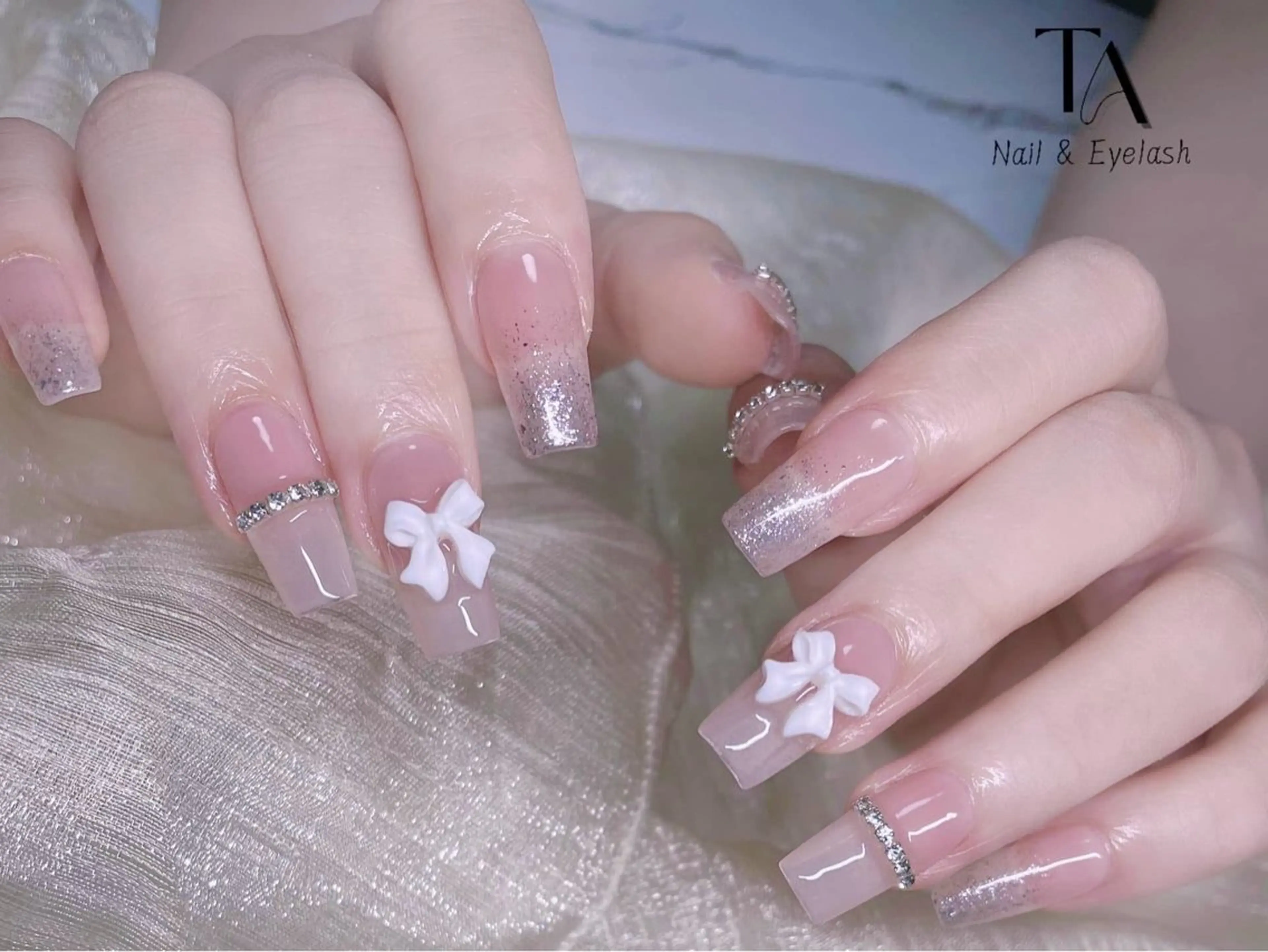 ネイル Mira Nail Studioのネイルデザイン