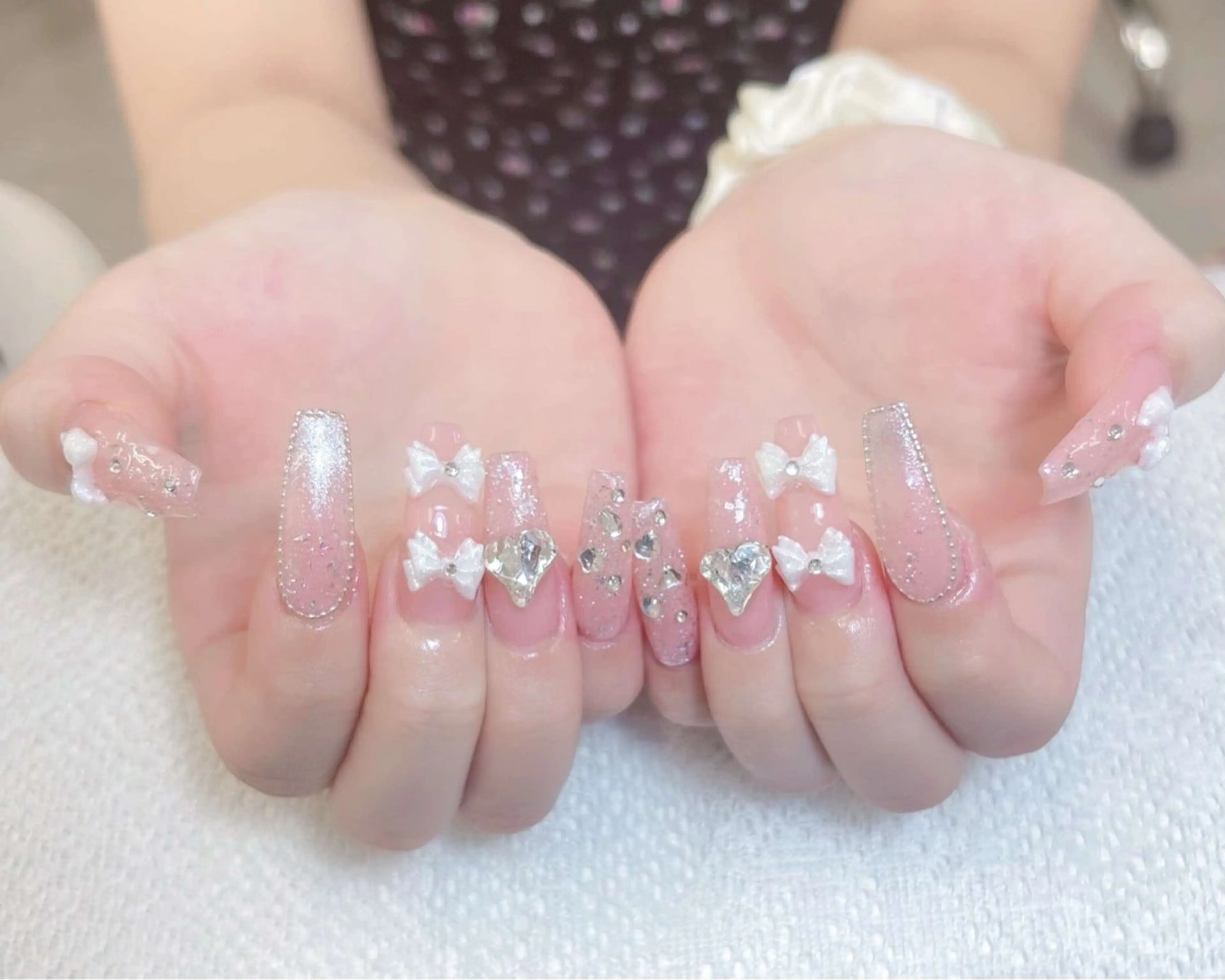 ネイル フレンチネイル ジェルネイル ガラスフレンチ ハロウィン ハート H.baby Nail Salonのネイルデザイン