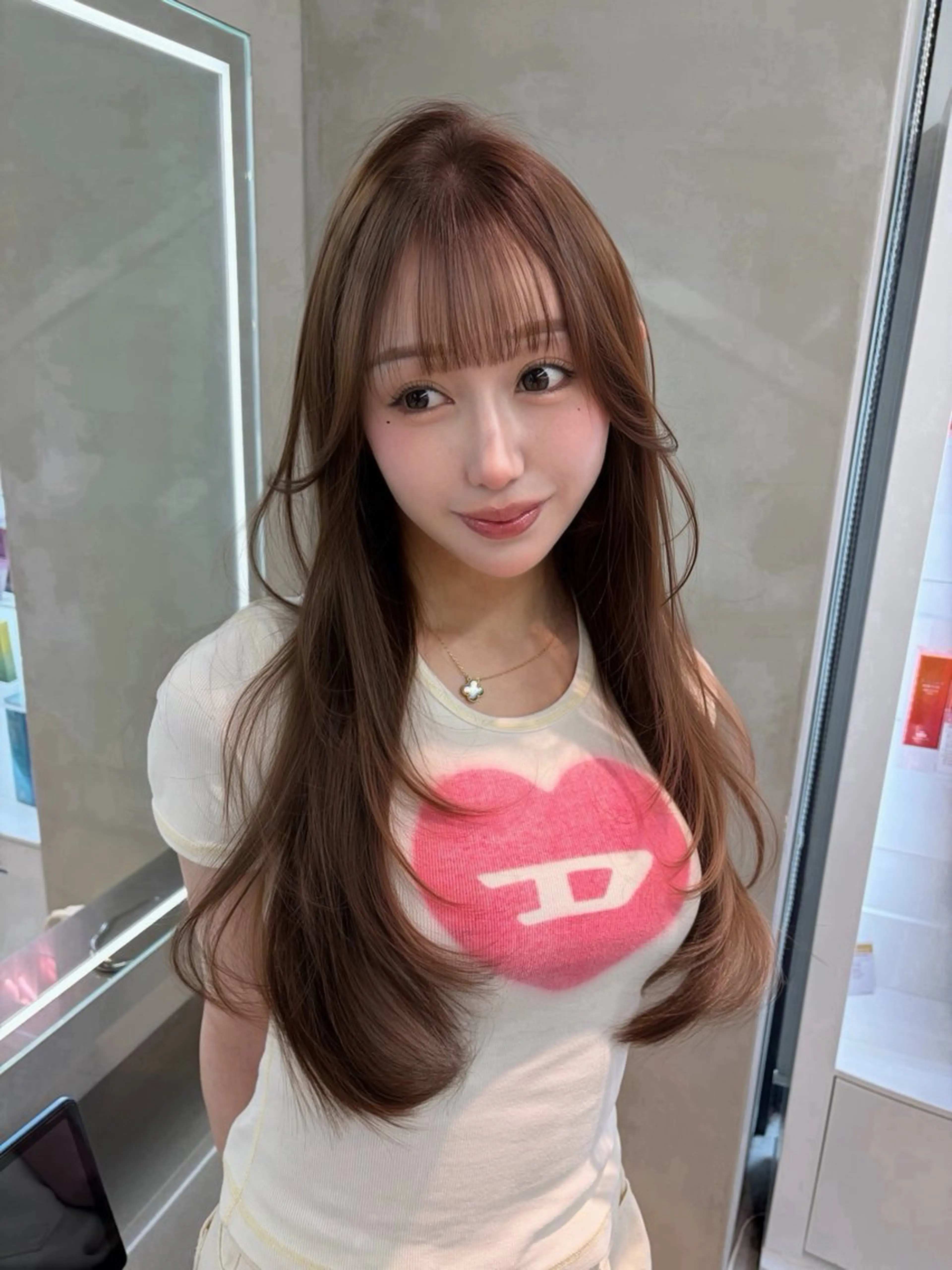 ロング カラー ヘアアレンジ ベージュカラー ブリーチ 透明感カラー ブリーチなしカラー 髪質改善 【博多髪質改善】 吉村　清志のヘアスタイル