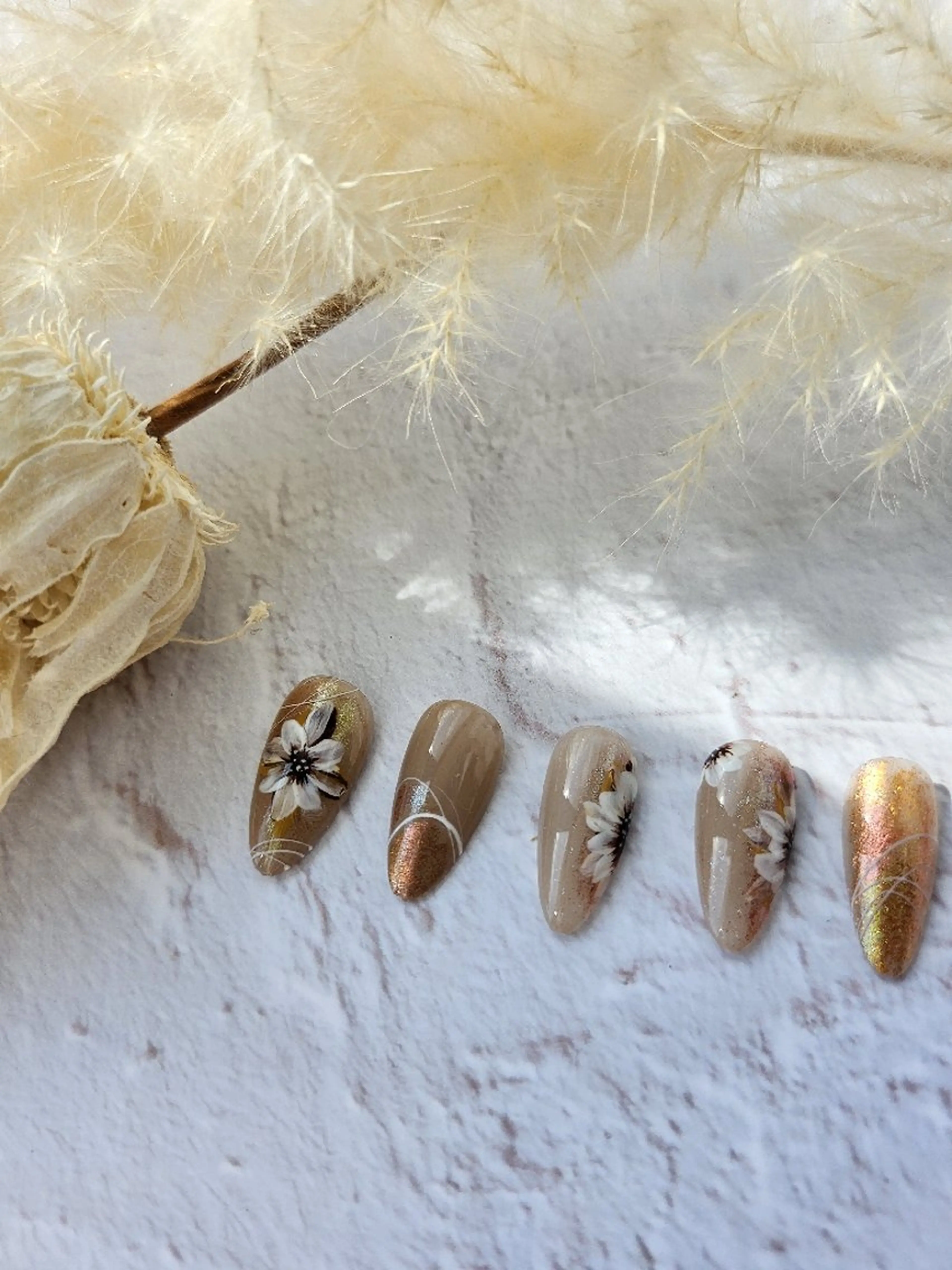 ネイル フラワーネイル ニュアンスネイル ネイルチップ ハンドネイル Noah'snail   のネイルデザイン