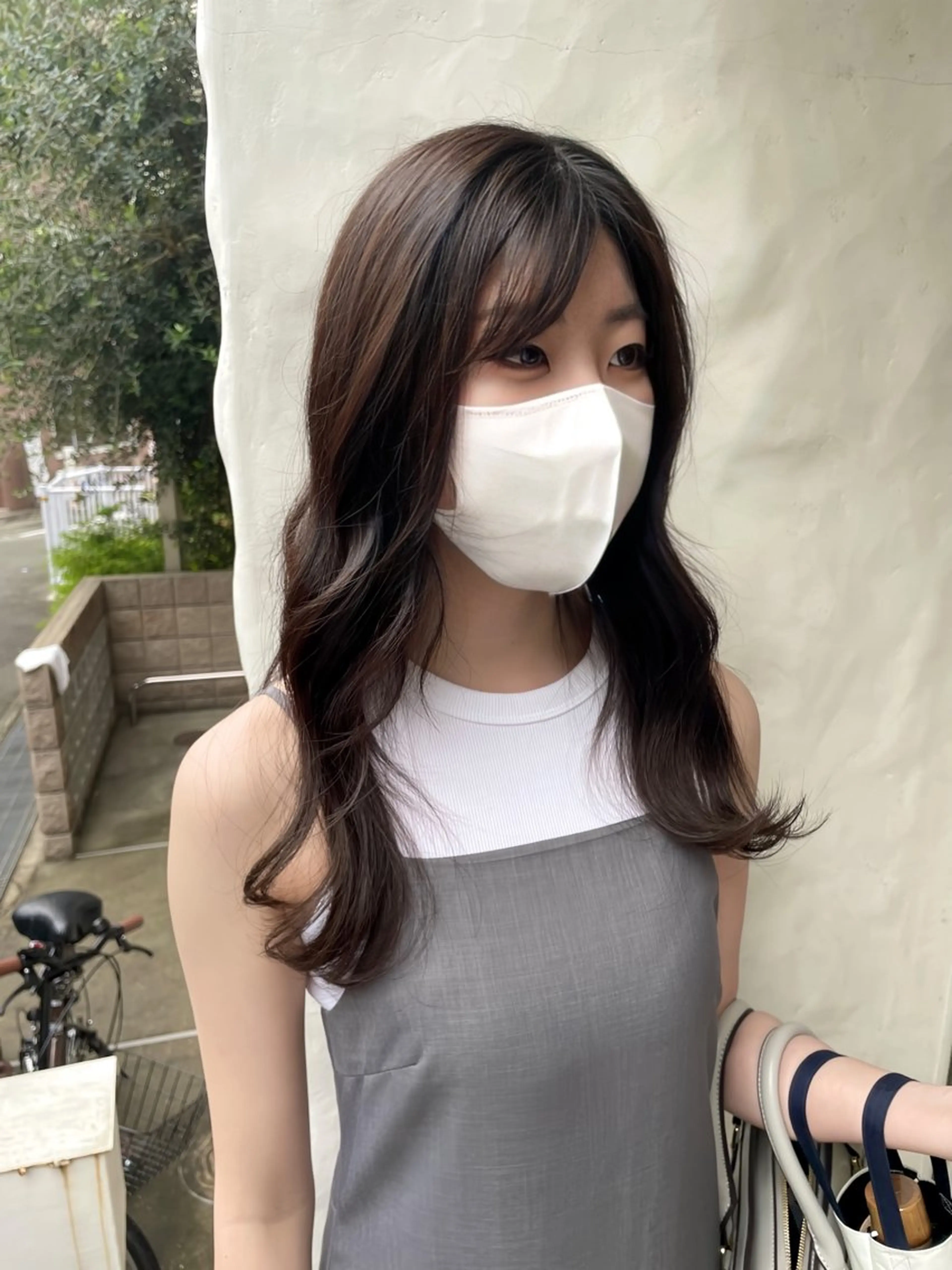 ロング カラー 岩渕 春菜のヘアスタイル