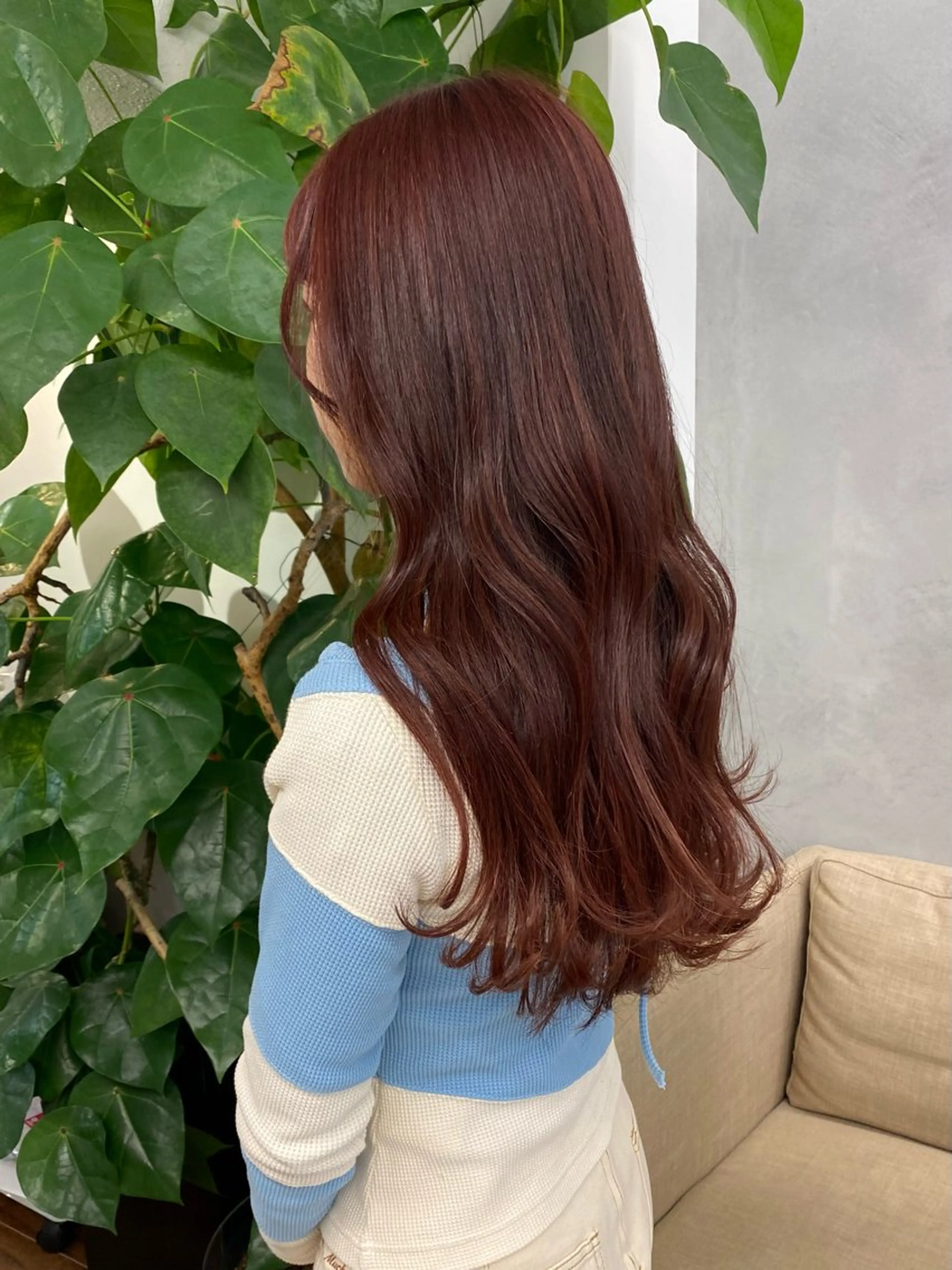 ロング カラー カシス レッドカラー トリートメント JESSI / Sopiのヘアスタイル