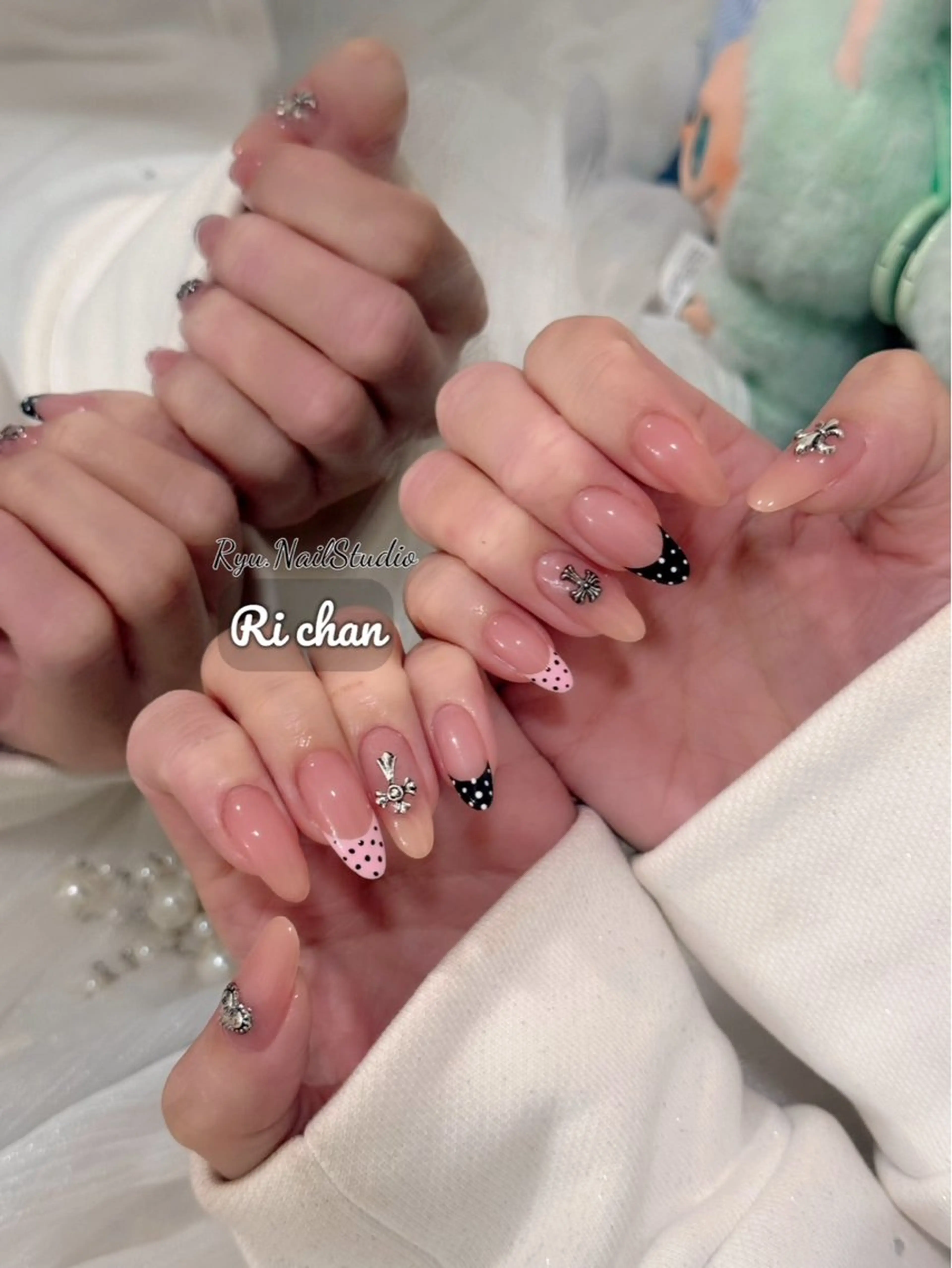 ネイル アートネイル ジェルネイル マグネットネイル ニュアンスネイル シンプルネイル ハンドネイル Ryu Nail NekoChanのネイルデザイン