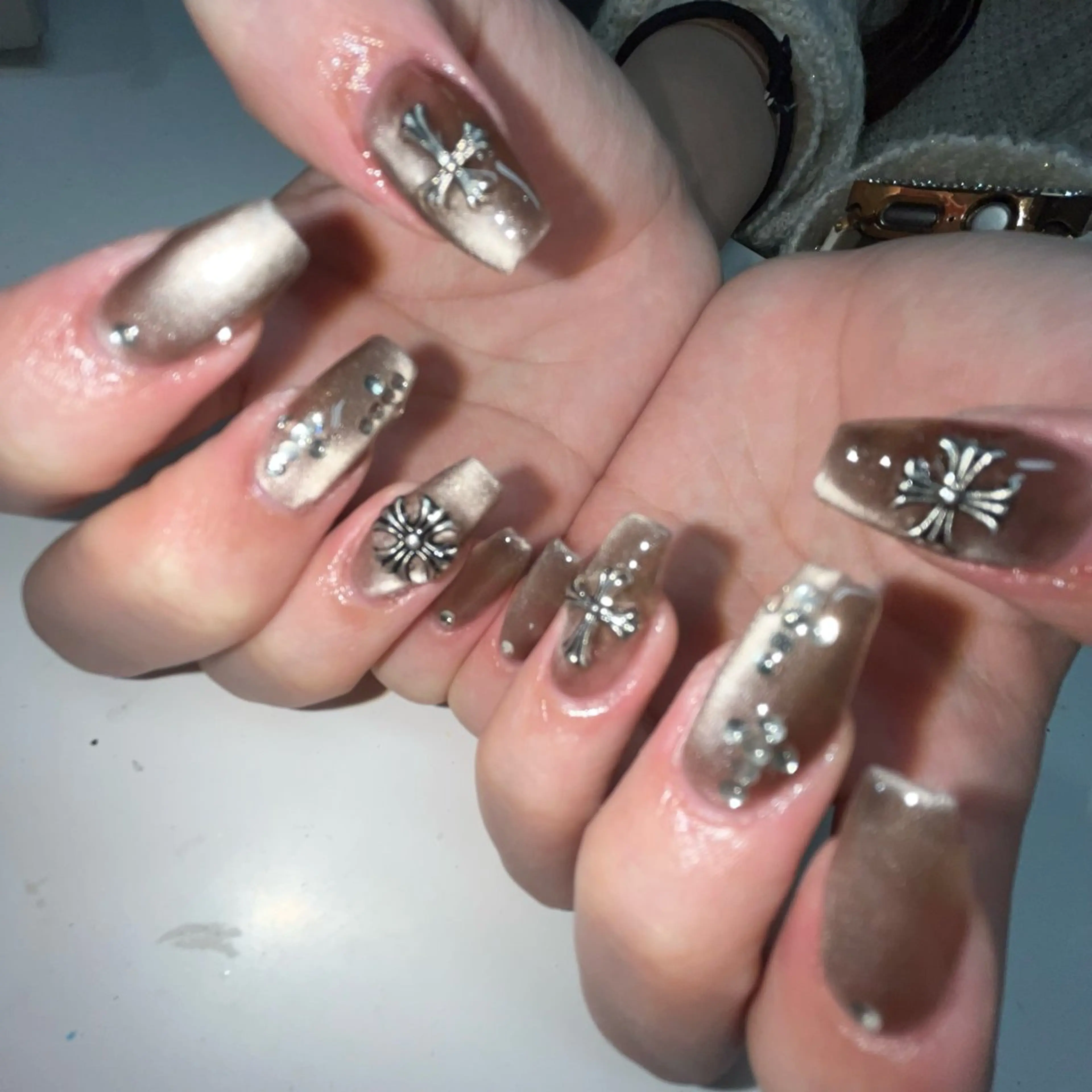 ミディアム ハンドネイル WOLTOKYO渋谷 Anzuのネイルデザイン