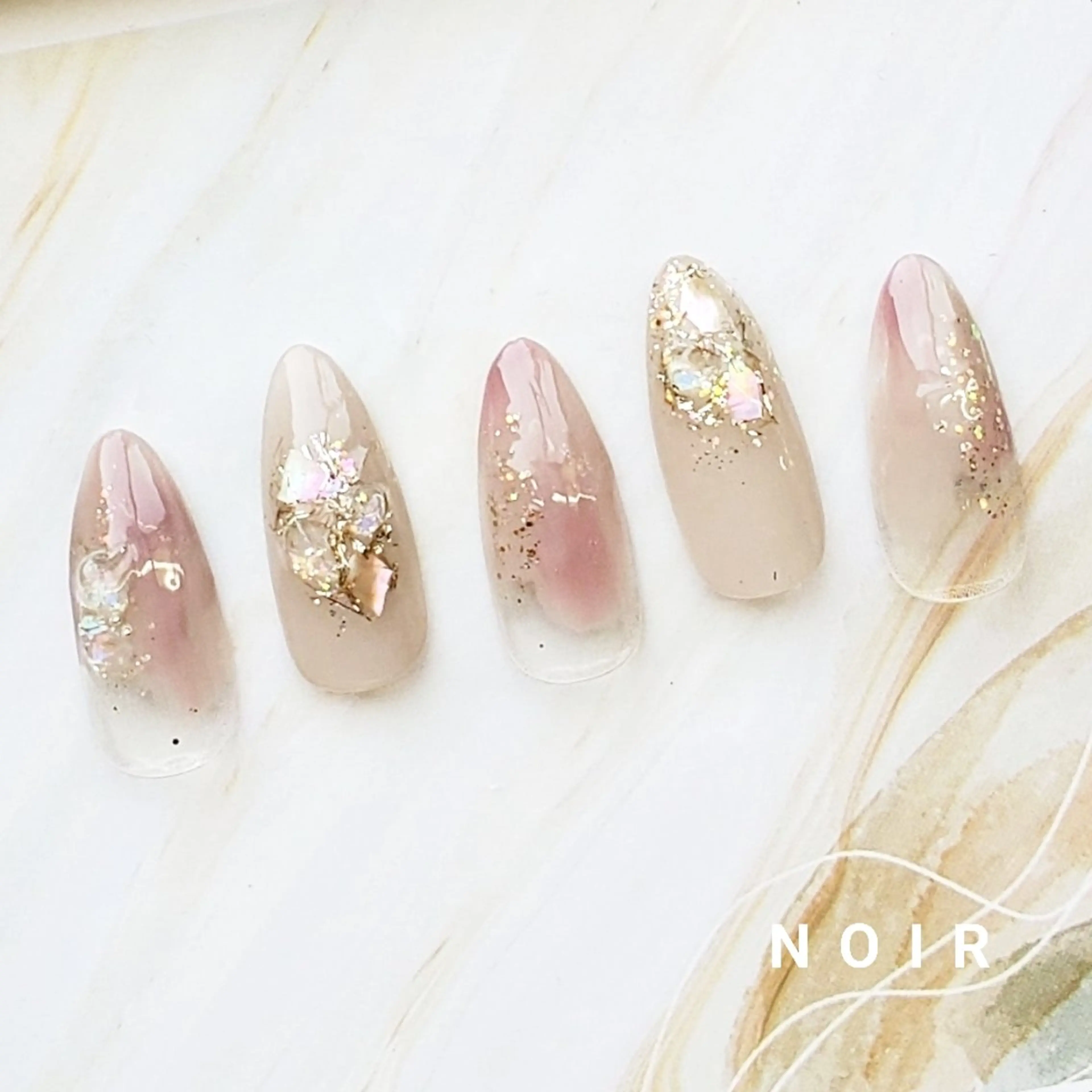 ネイル NOIR 長谷川のネイルデザイン