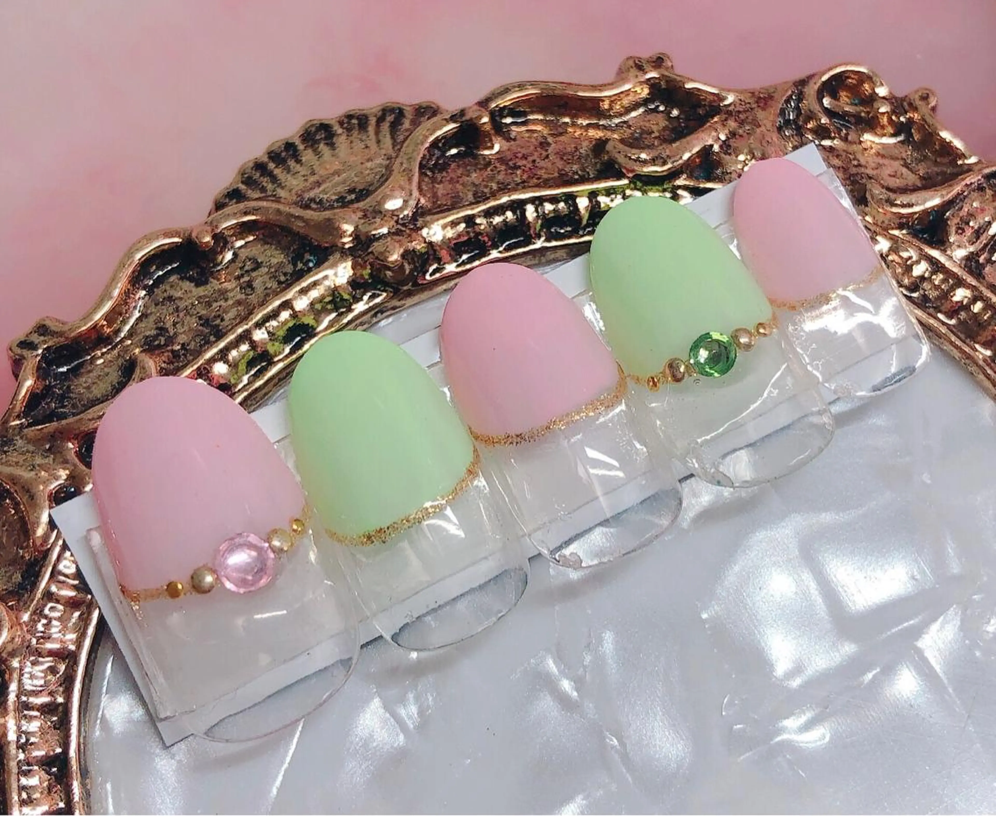 ネイル ハンドネイル CROWN プライベートサロンのネイルデザイン