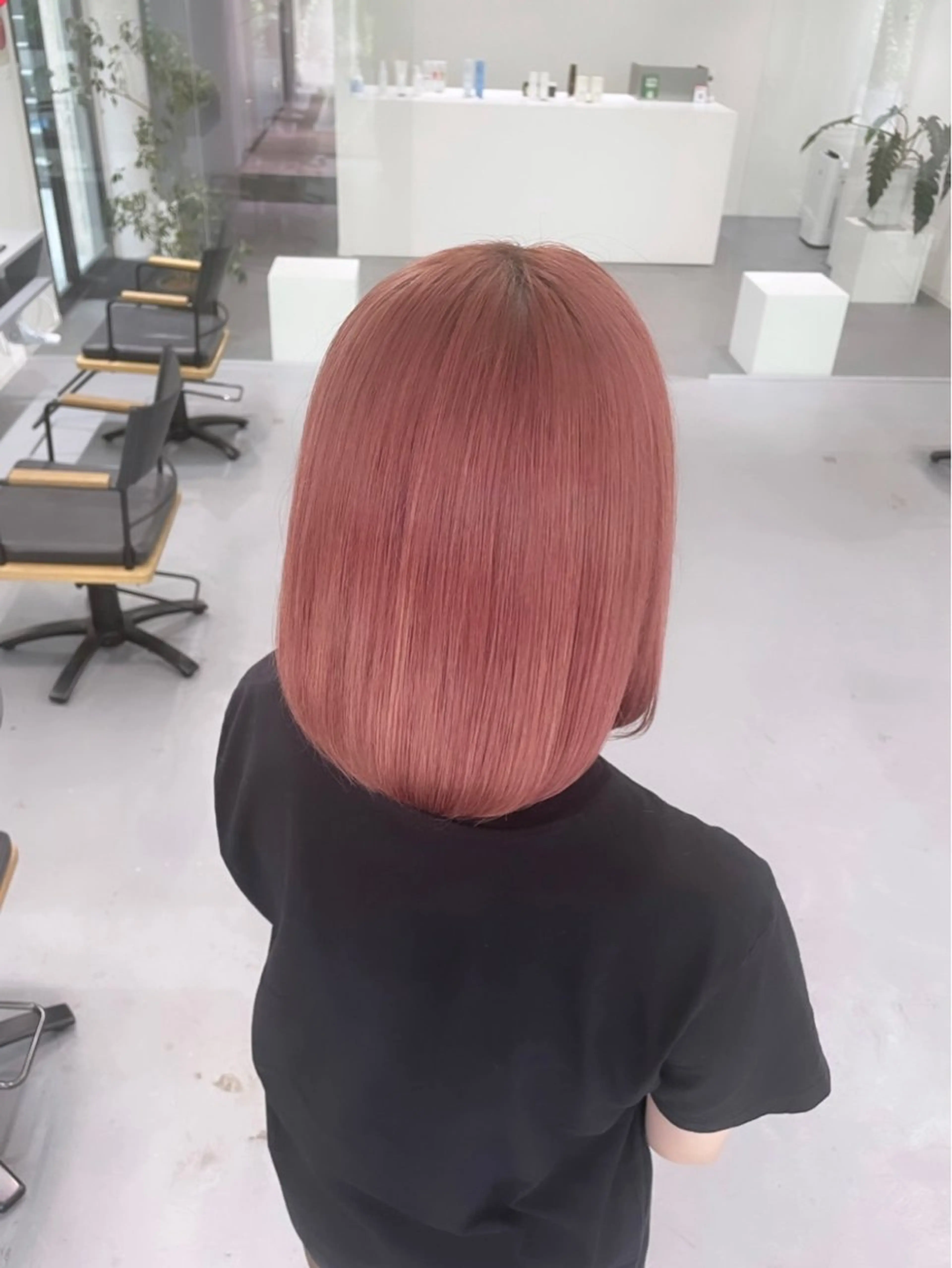 ミディアム ヘアカラー 西山祐生/ハイトーン /ケアブリーチ/艶髪のヘアスタイル