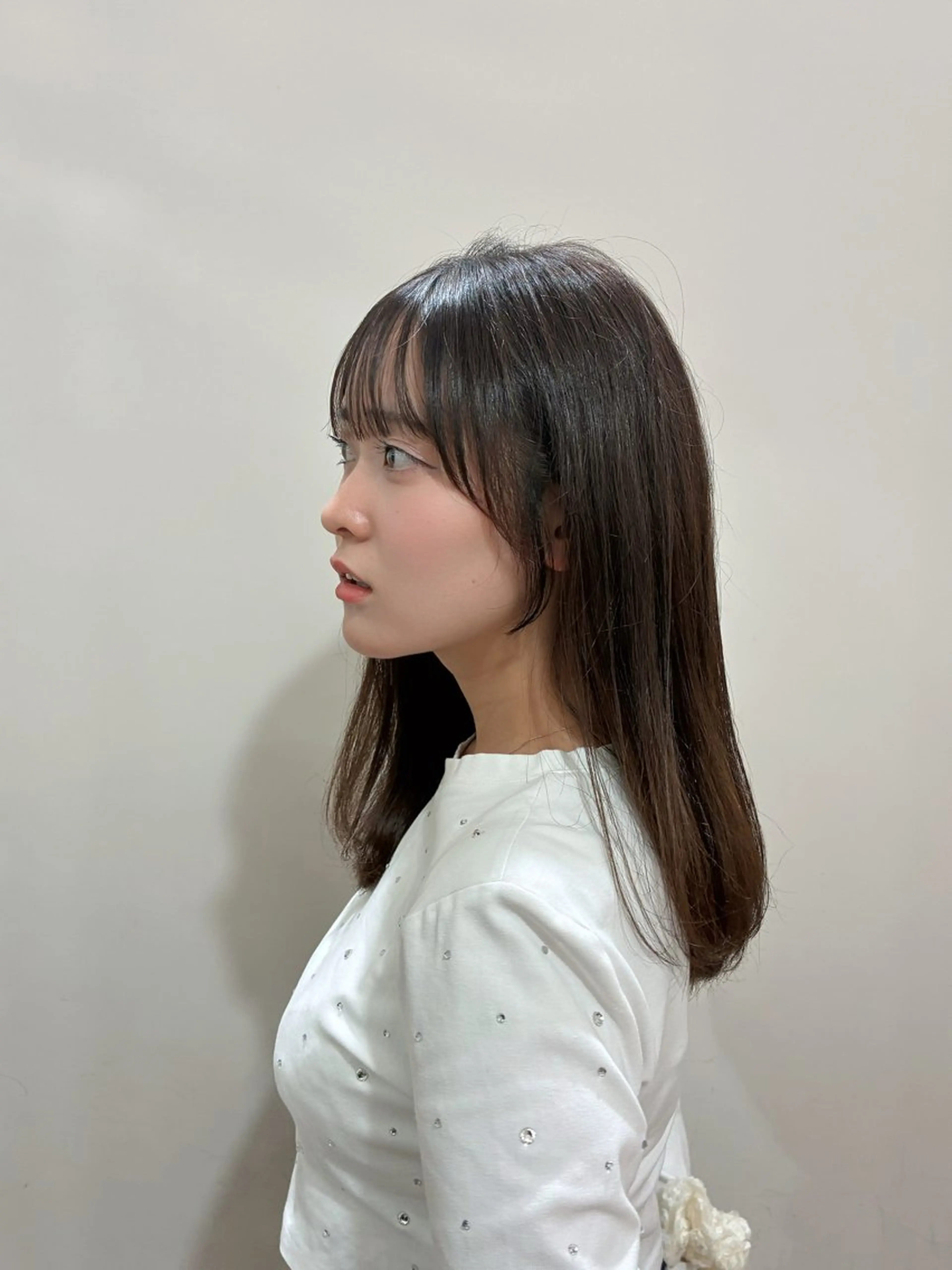 セミロング 相澤 奈央子のヘアスタイル