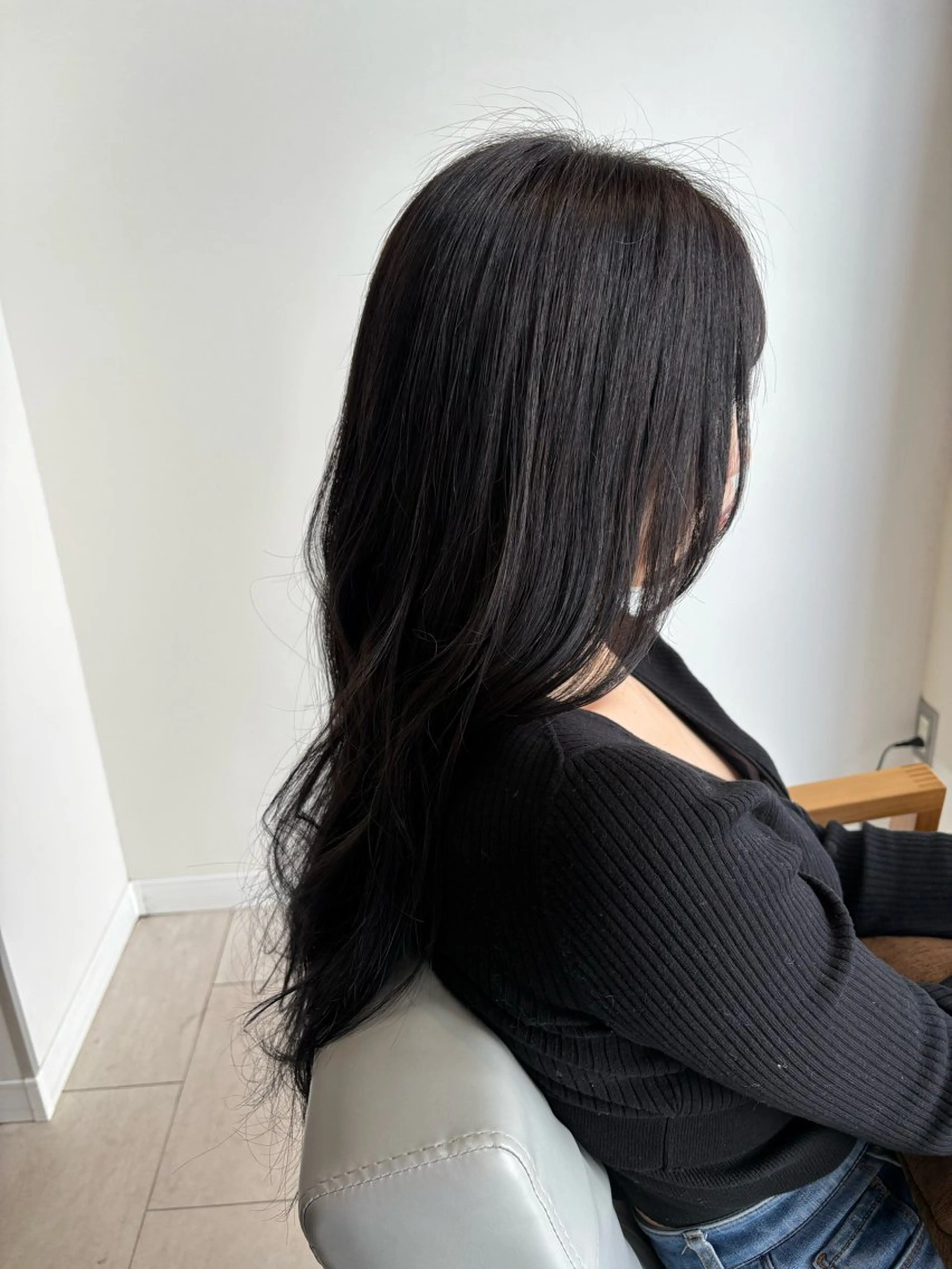 ロング カラー 黒髪 アベ ミスズのヘアスタイル