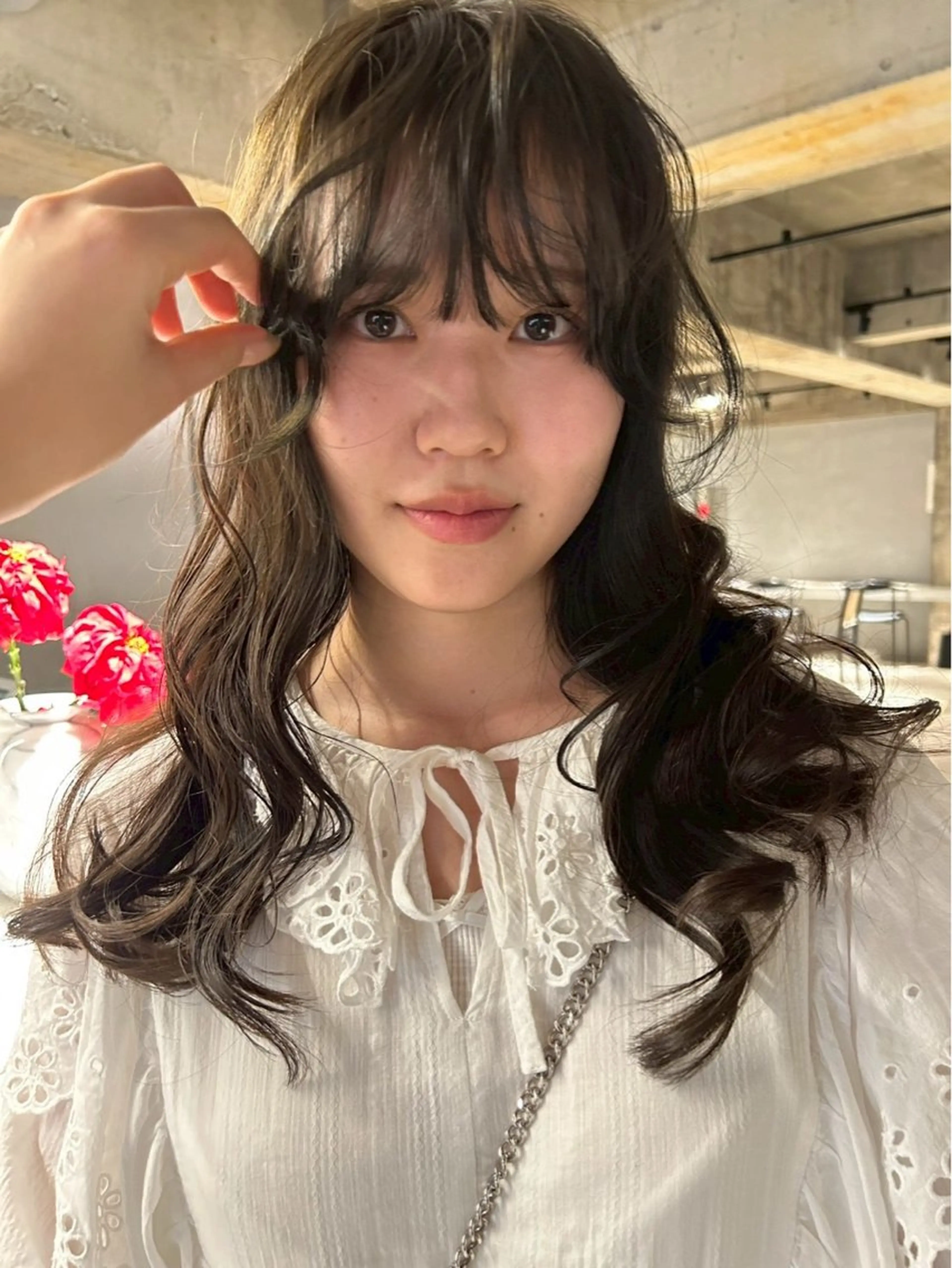 セミロング 纐纈 釉羽のヘアスタイル