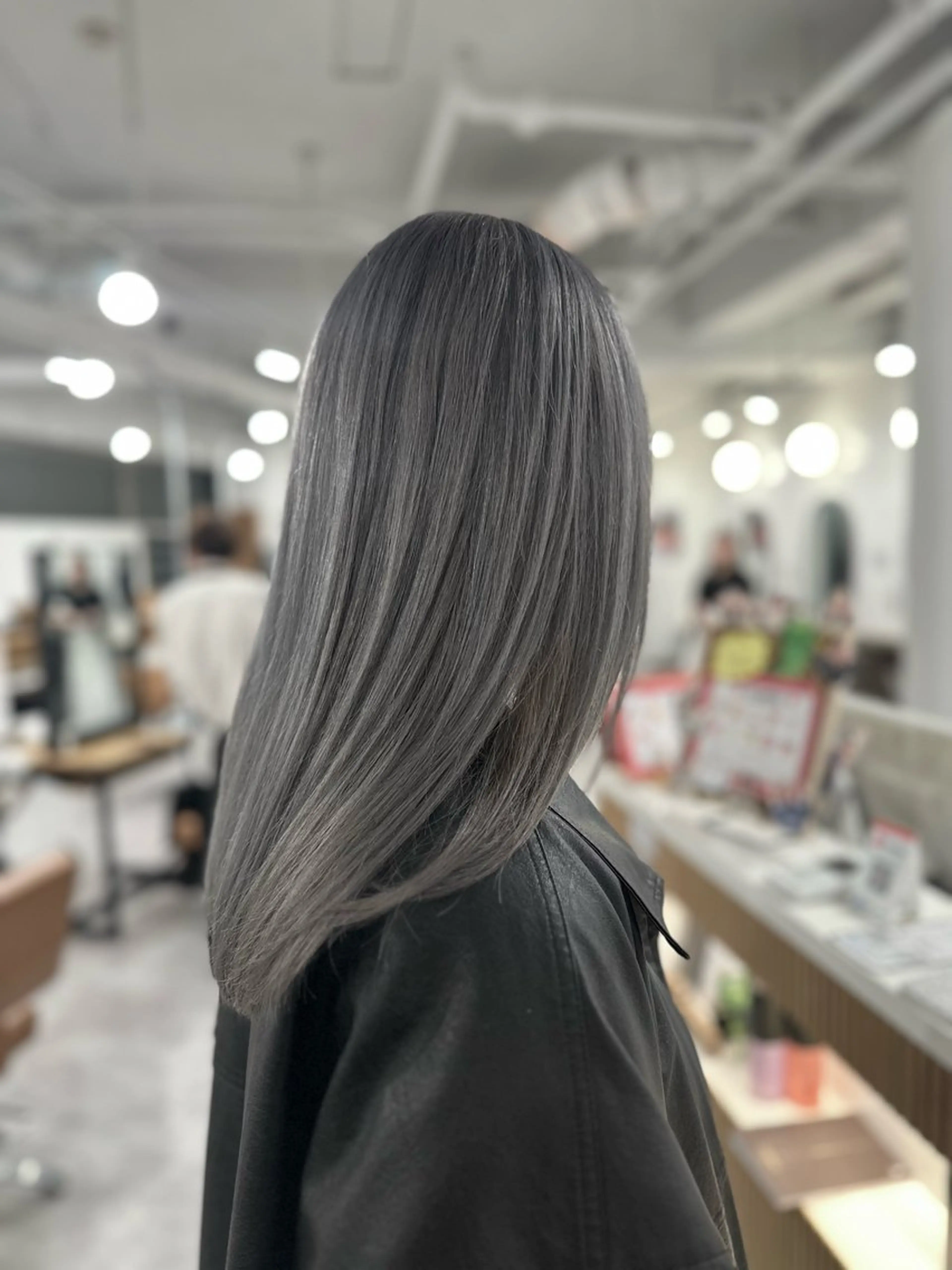 ロング カラー グレージュ ロング ヘアカラー トリートメント 特殊カラー特化 ✂️SHIAN フジのヘアスタイル