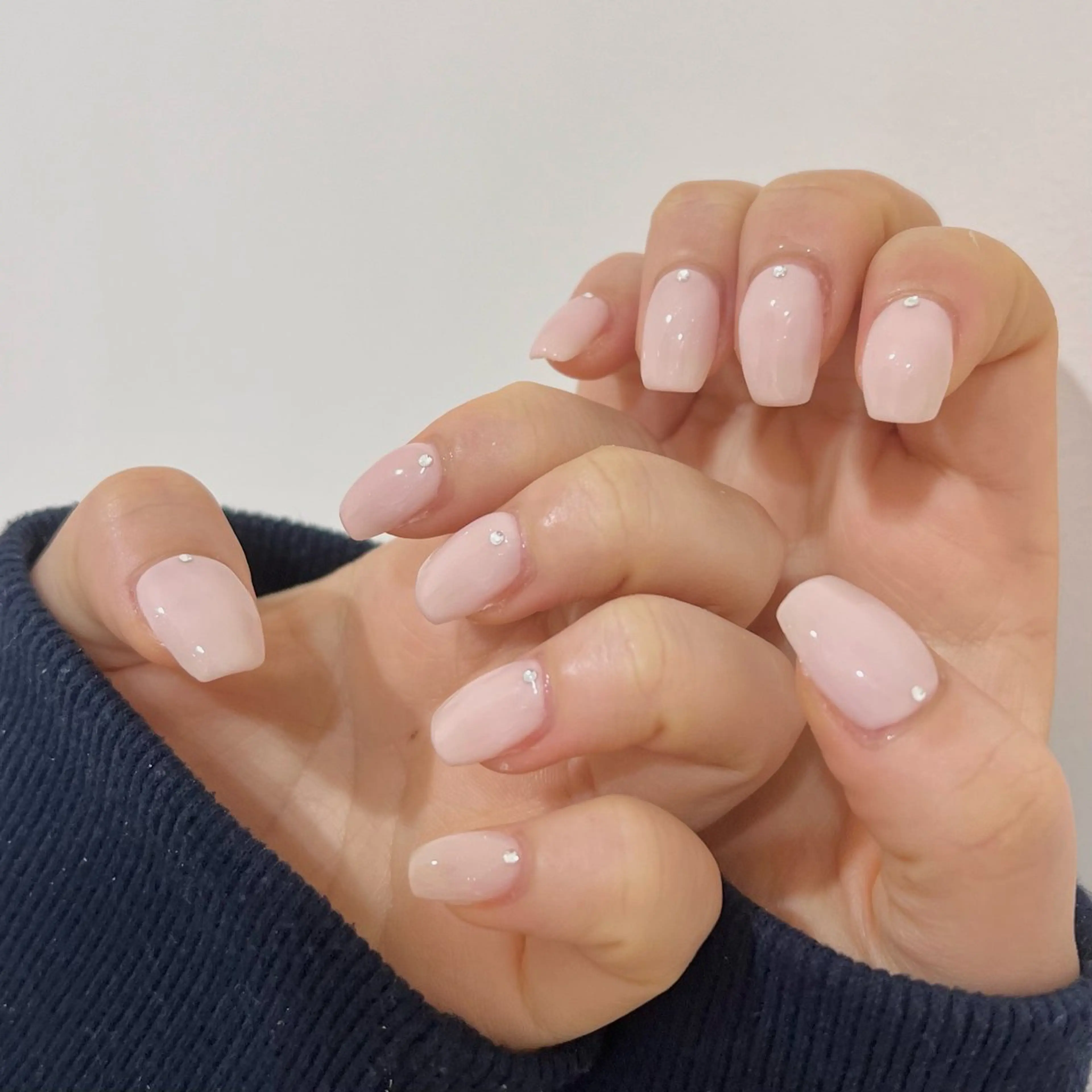 ネイル ストーンネイル ハンドネイル 🎀チーク/ちゅるん 🫧chisa🎀のネイルデザイン