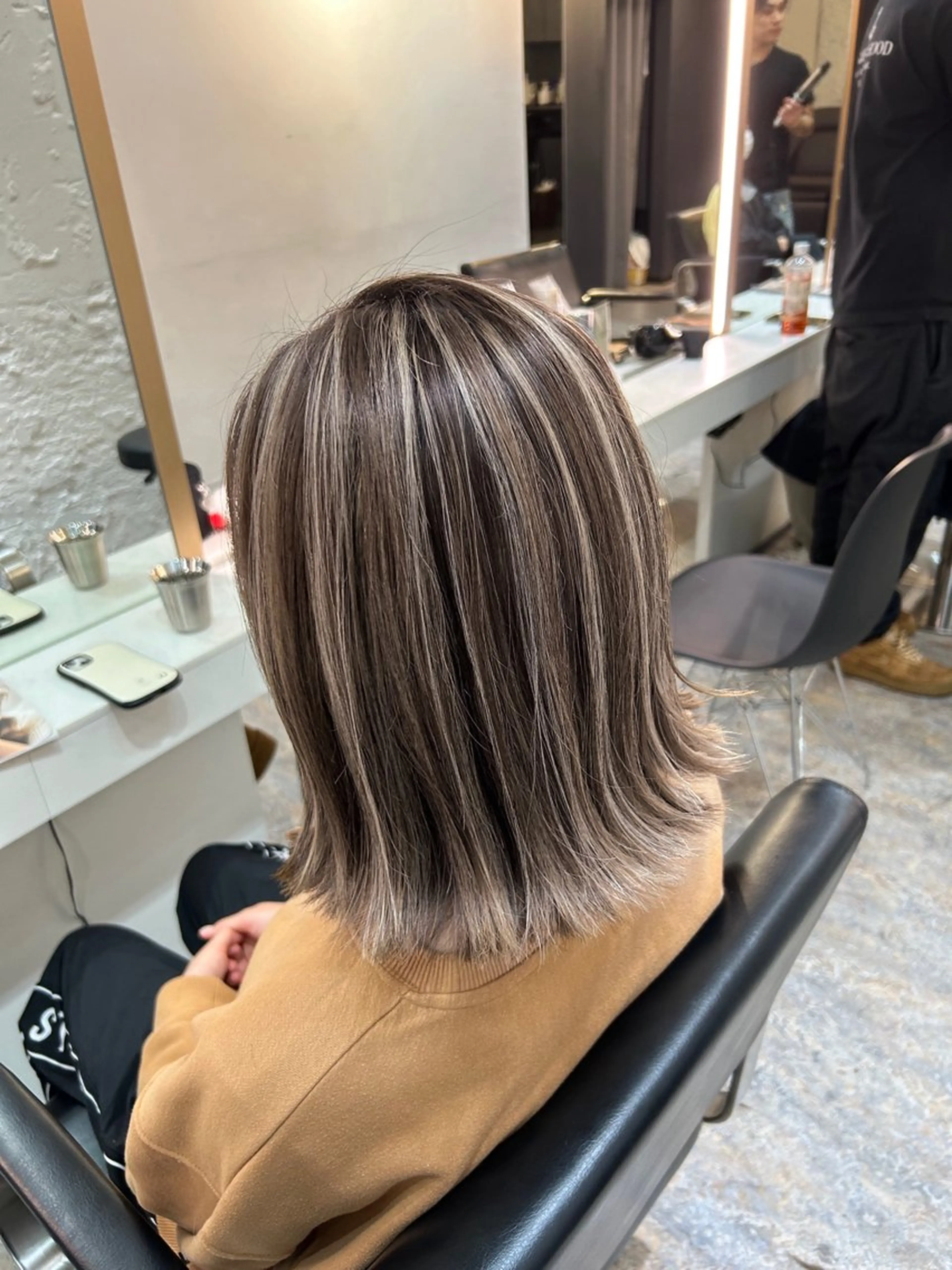 ショート カラー ベージュカラー レイヤーカット BLend 渋谷のヘアスタイル