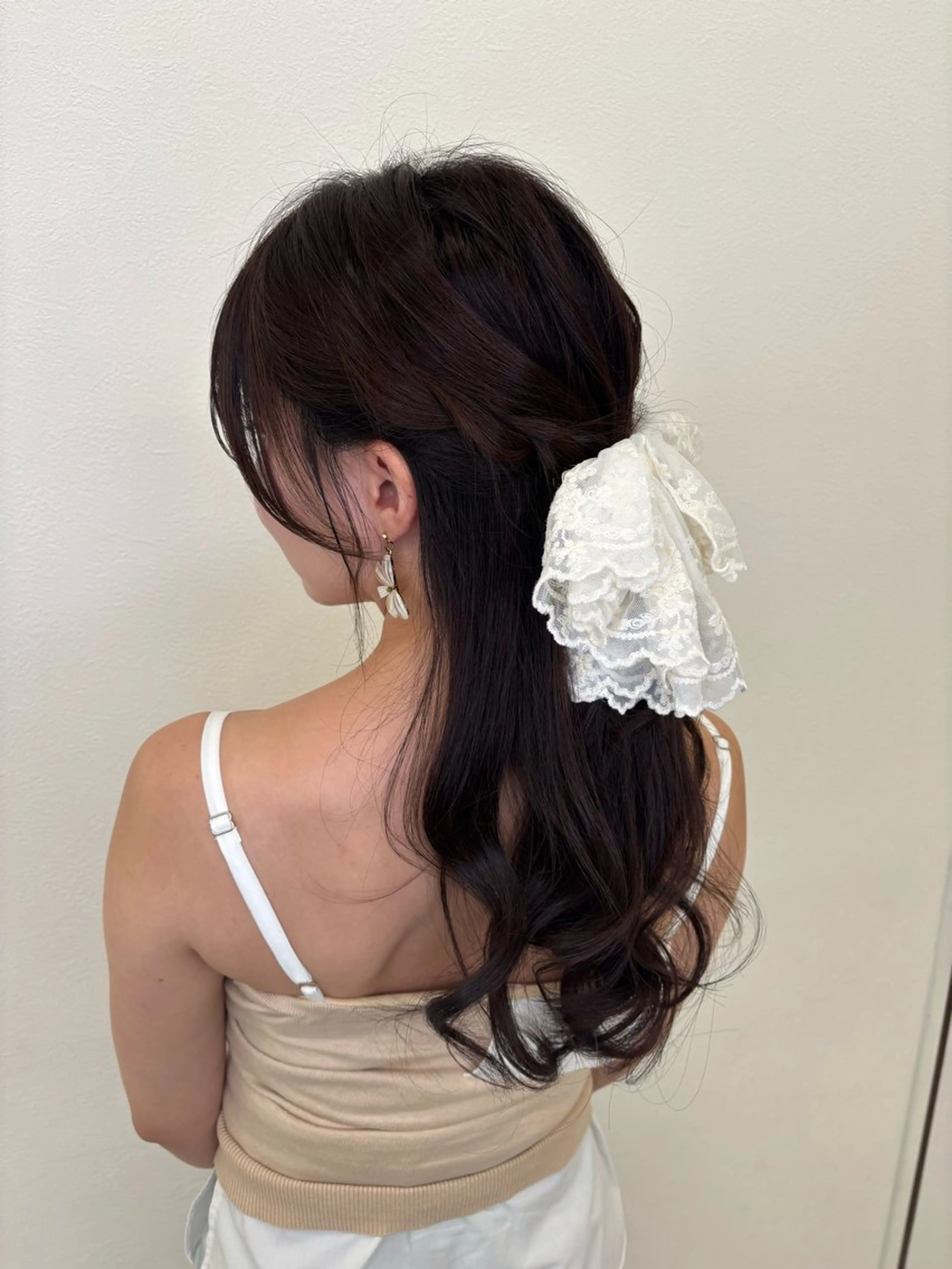 ヘアアレンジ ハーフアップ 結婚式・ブライダル デート ヘアセット Ayano‪‪🎀似 合わせ×透明感🎀のヘアスタイル
