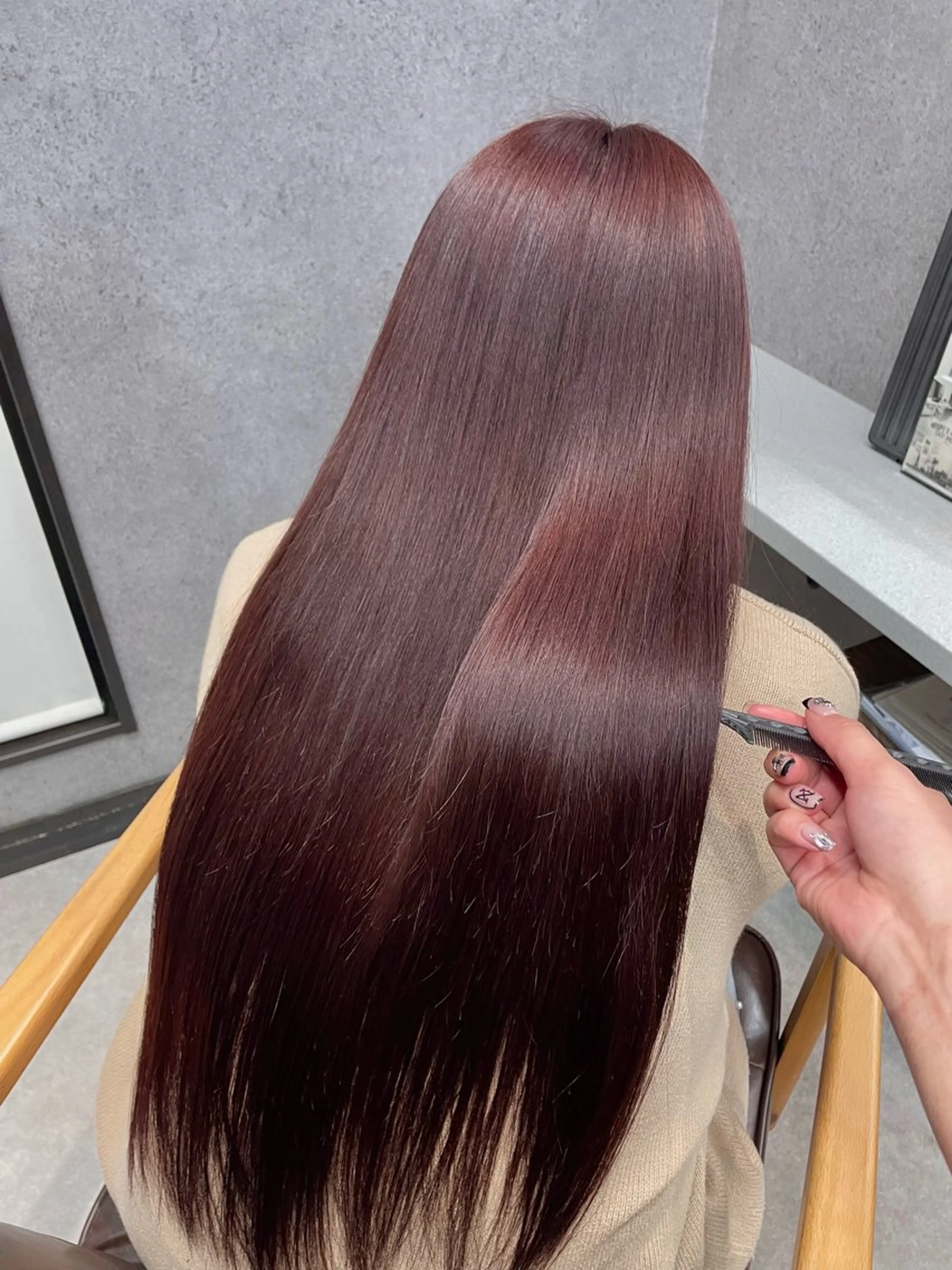 ロング カラー 鈴木 七海のヘアスタイル