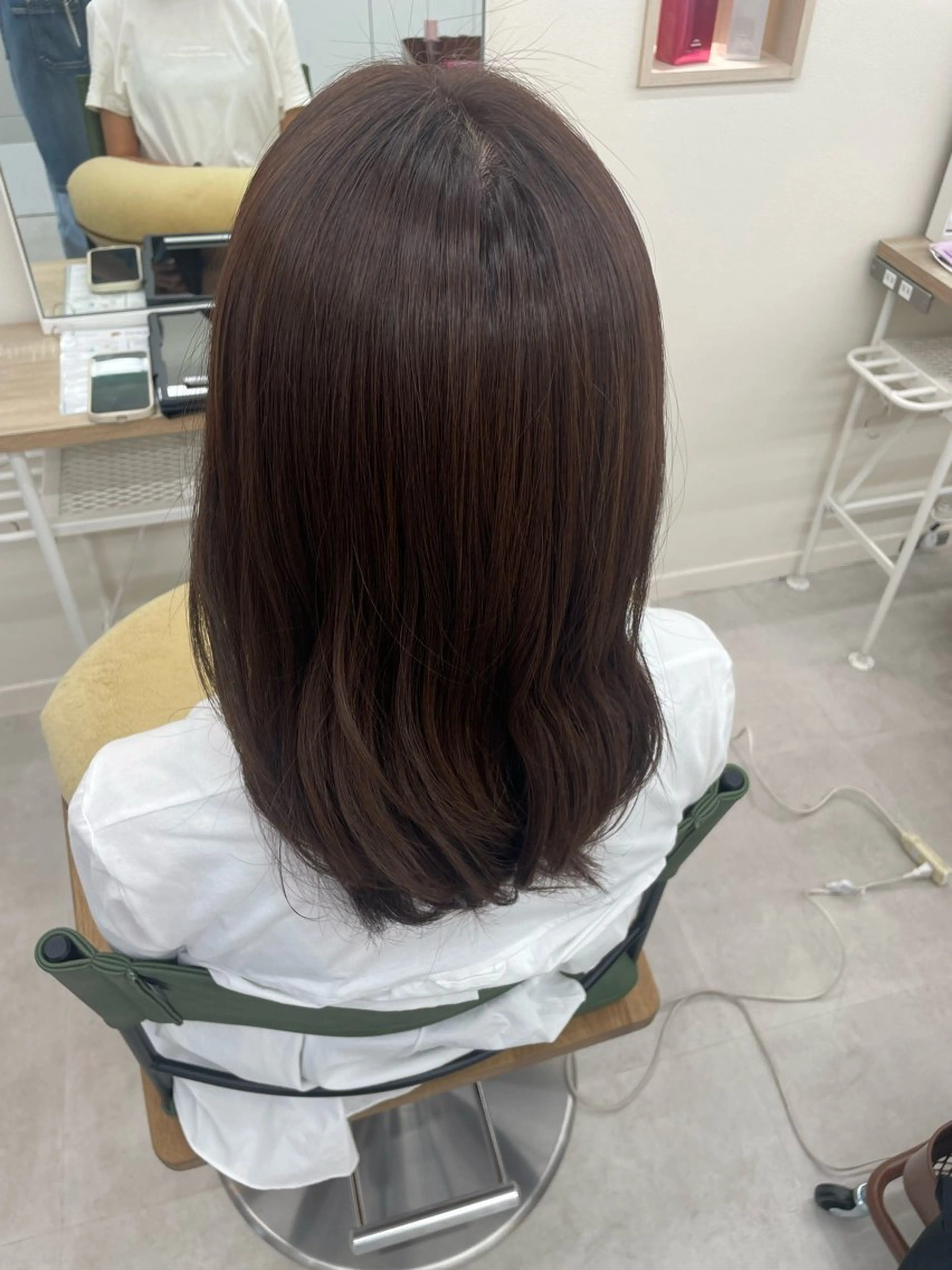 セミロング カラー ヘアカラー トリートメント NaVIユウジ 透明感カラーのヘアスタイル
