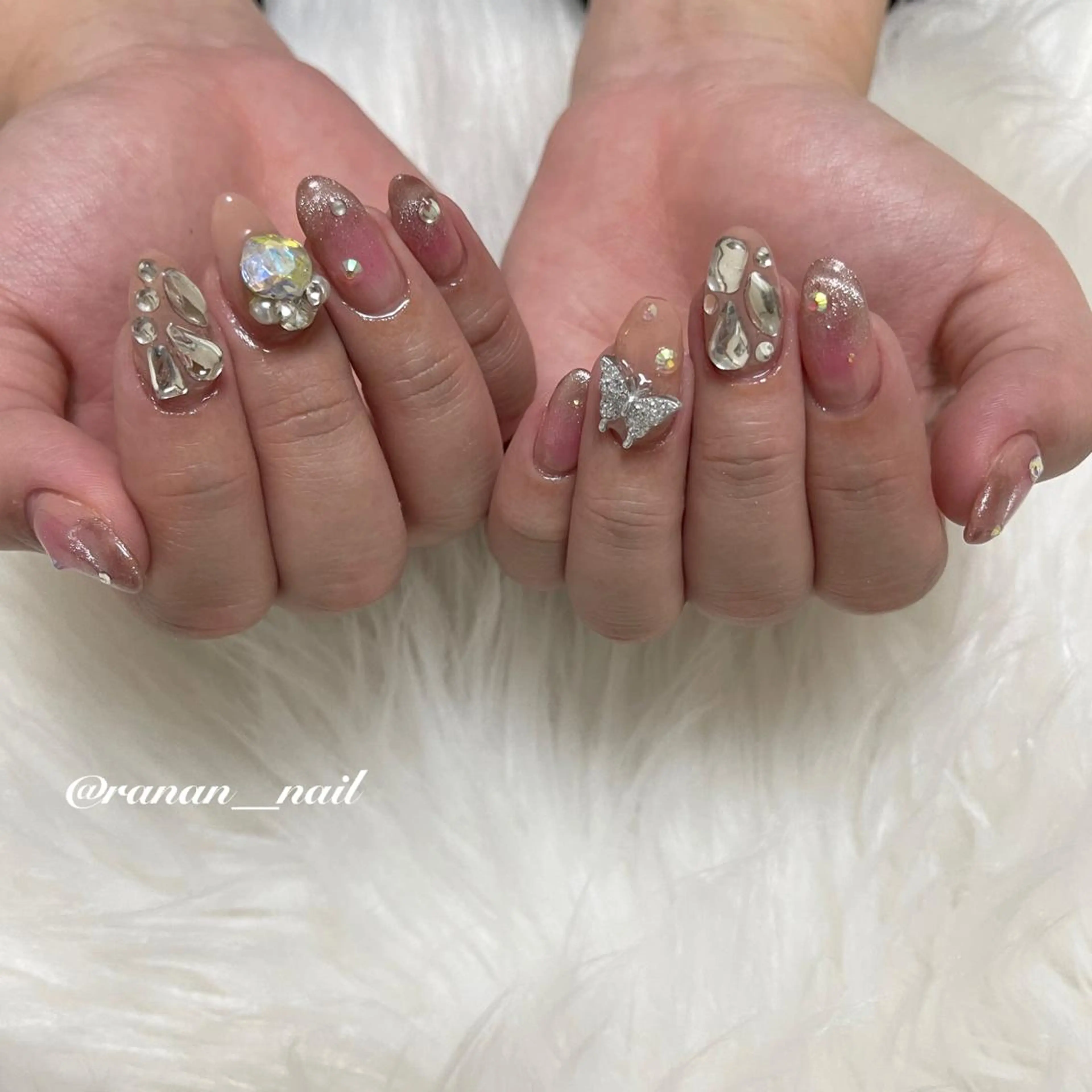 ネイル チークネイル マグネットネイル 持ち込み ワンホンネイル 𝓇𝒶𝓃𝒶𝓃 𝓃𝒶𝒾𝓁のネイルデザイン