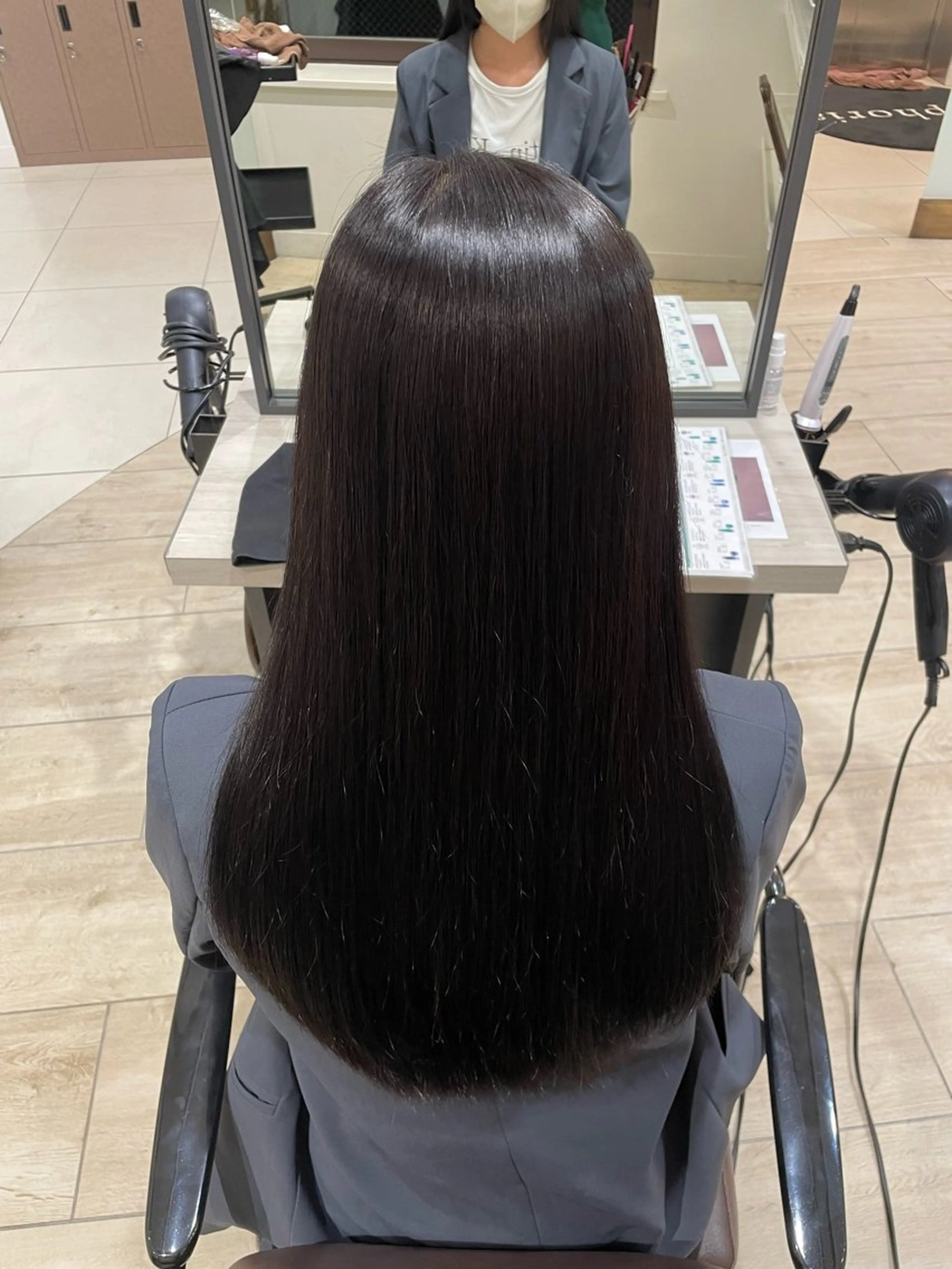 ロング ケアカラー トリートメント すみれ✨レイヤー 🫧透明感カラーのヘアスタイル