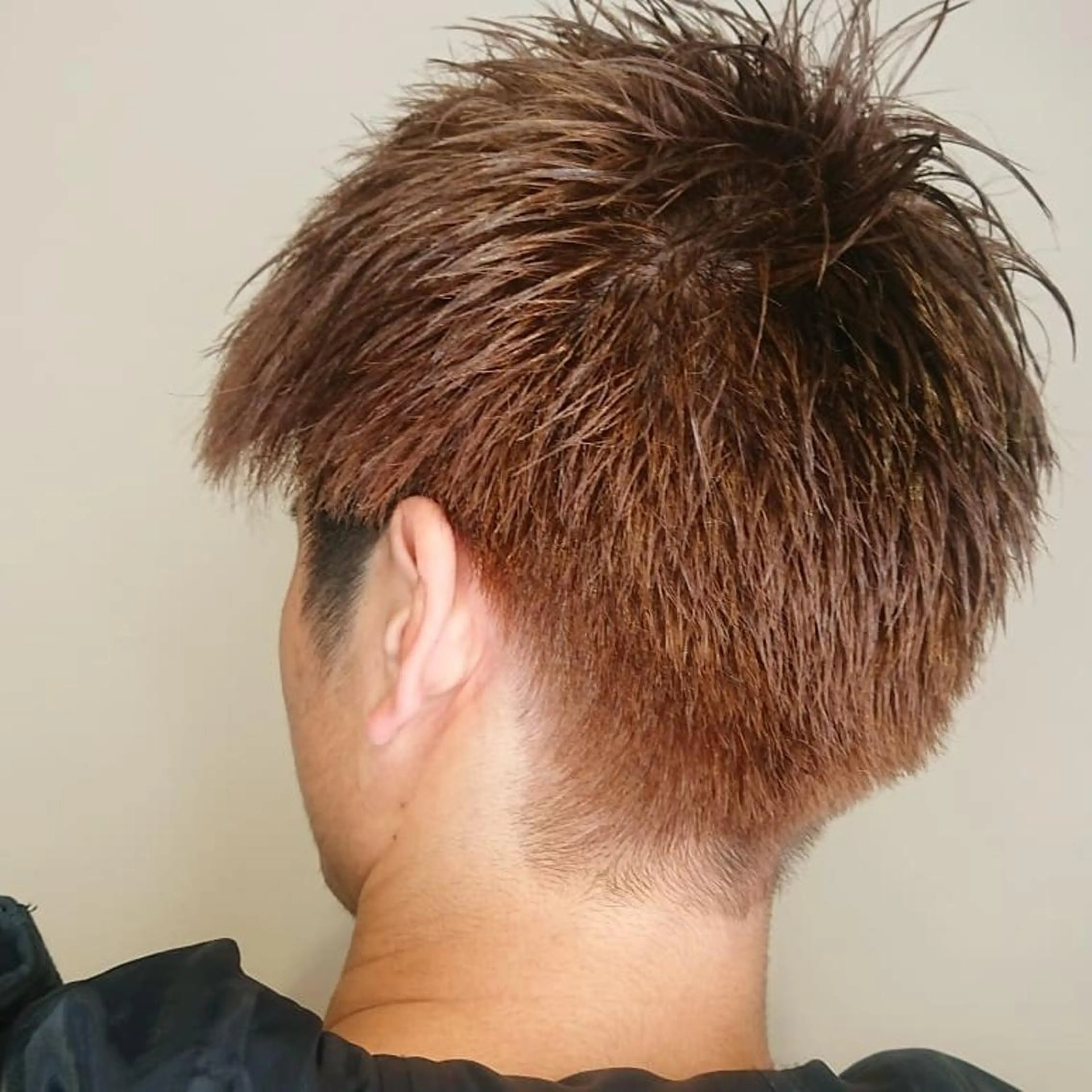 カラー パーマ ヘアアレンジ メンズ カット ヘアカラー ブリーチ/ヘアケア/ 艶髪/イギチハルのヘアスタイル