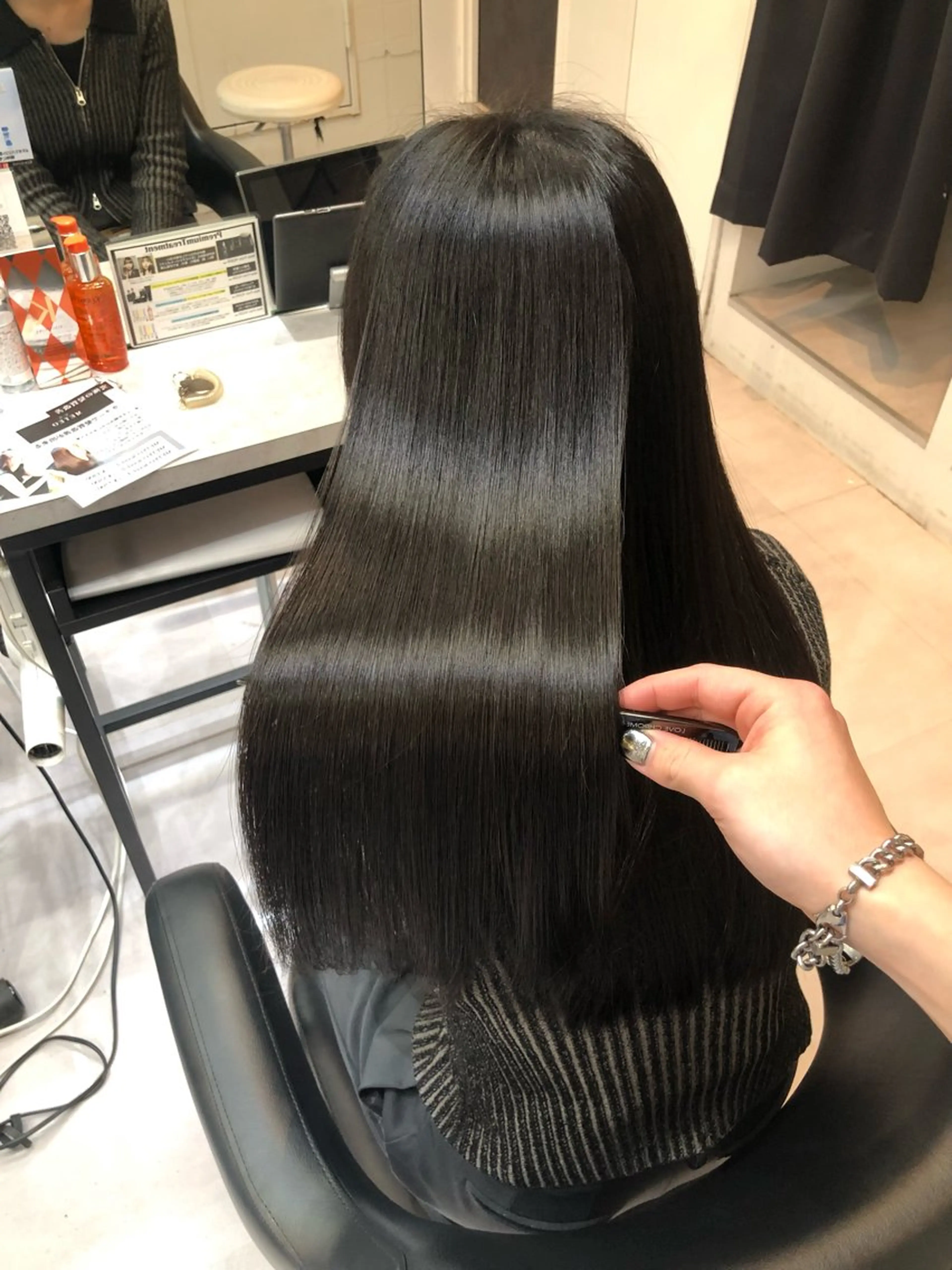 ロング カラー 縮毛矯正 トリートメント 🩵レイヤー✖︎ 髪質改善🩵リョウヤのヘアスタイル