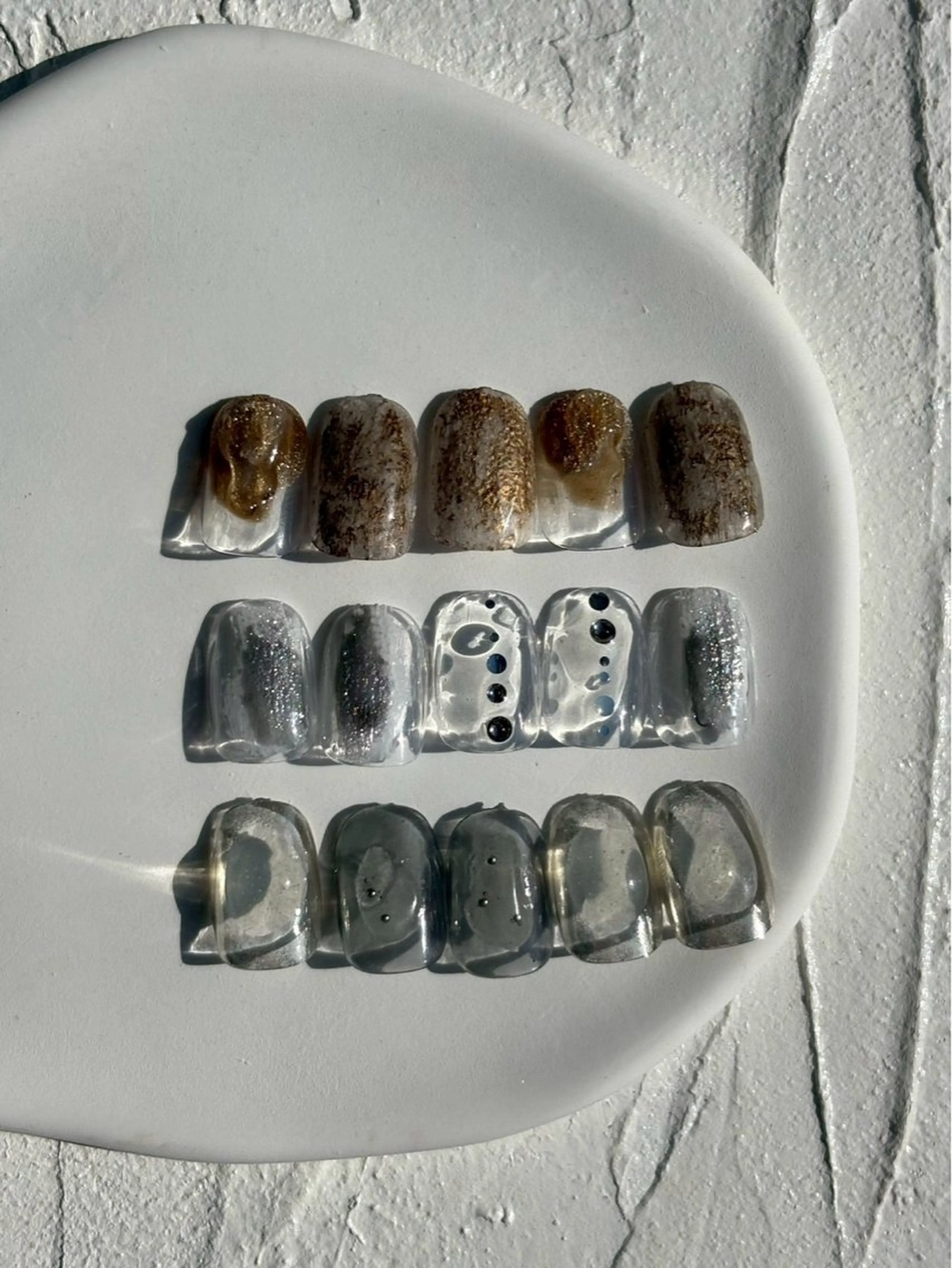 ネイル ハンドネイル anyora nail salon所属・大人ワンホン キラキラ／Ayanoのネイルデザイン